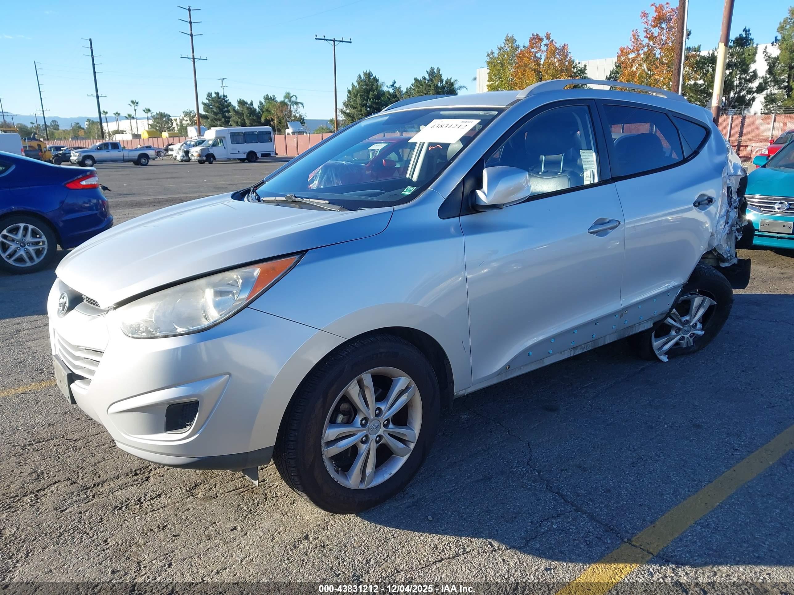 HYUNDAI TUCSON image 2