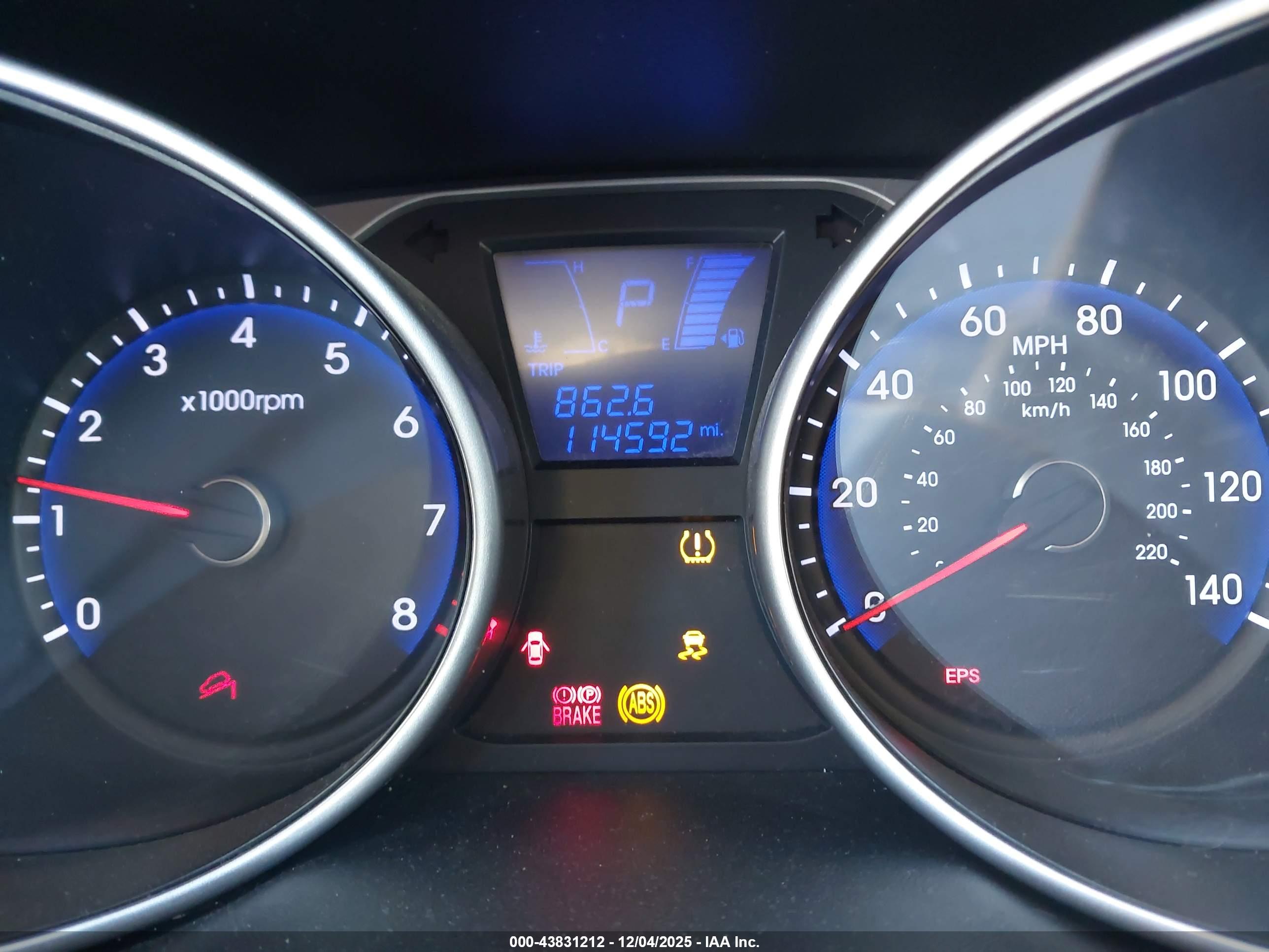 HYUNDAI TUCSON image 7