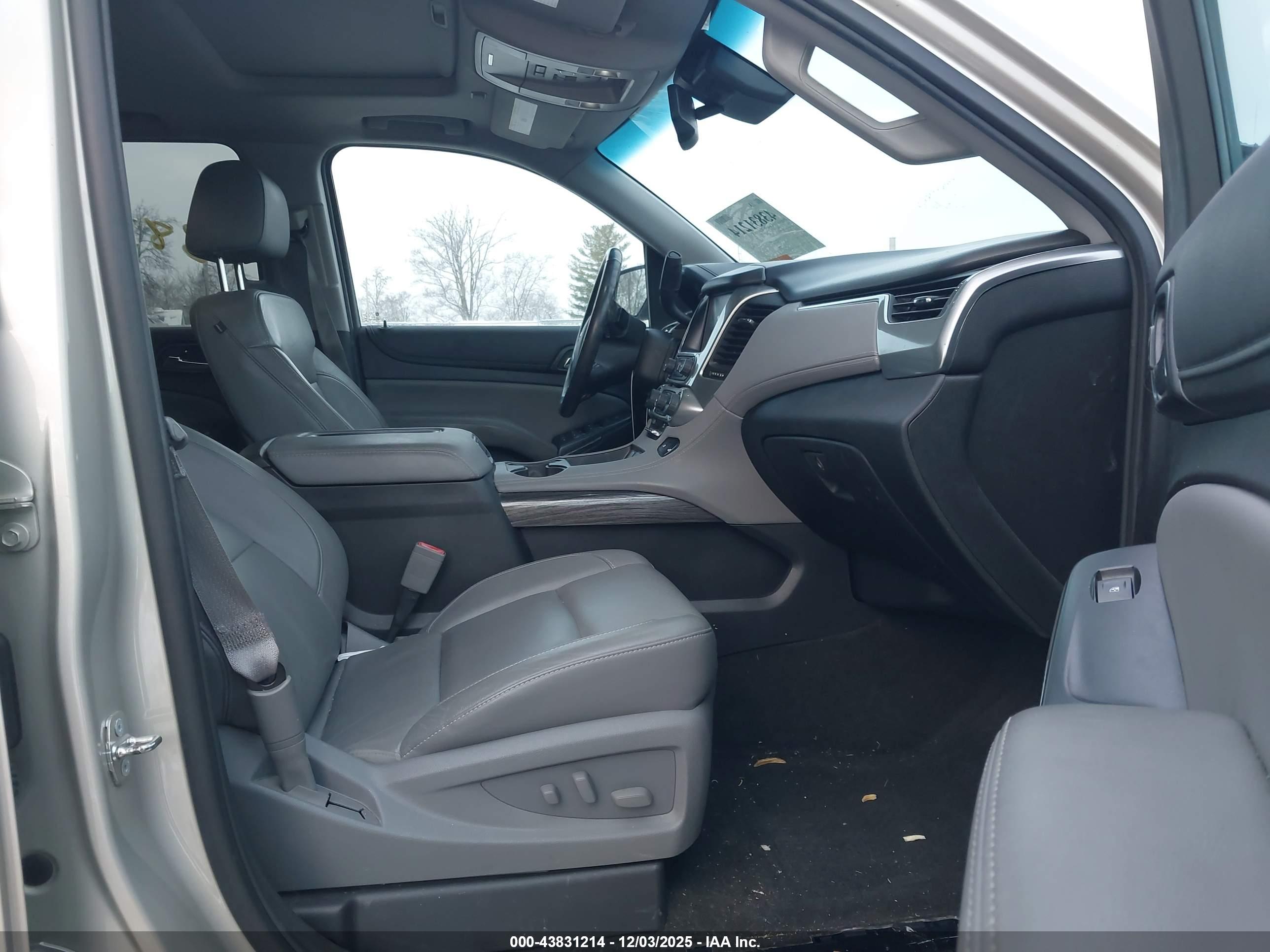 CHEVROLET TAHOE image 5