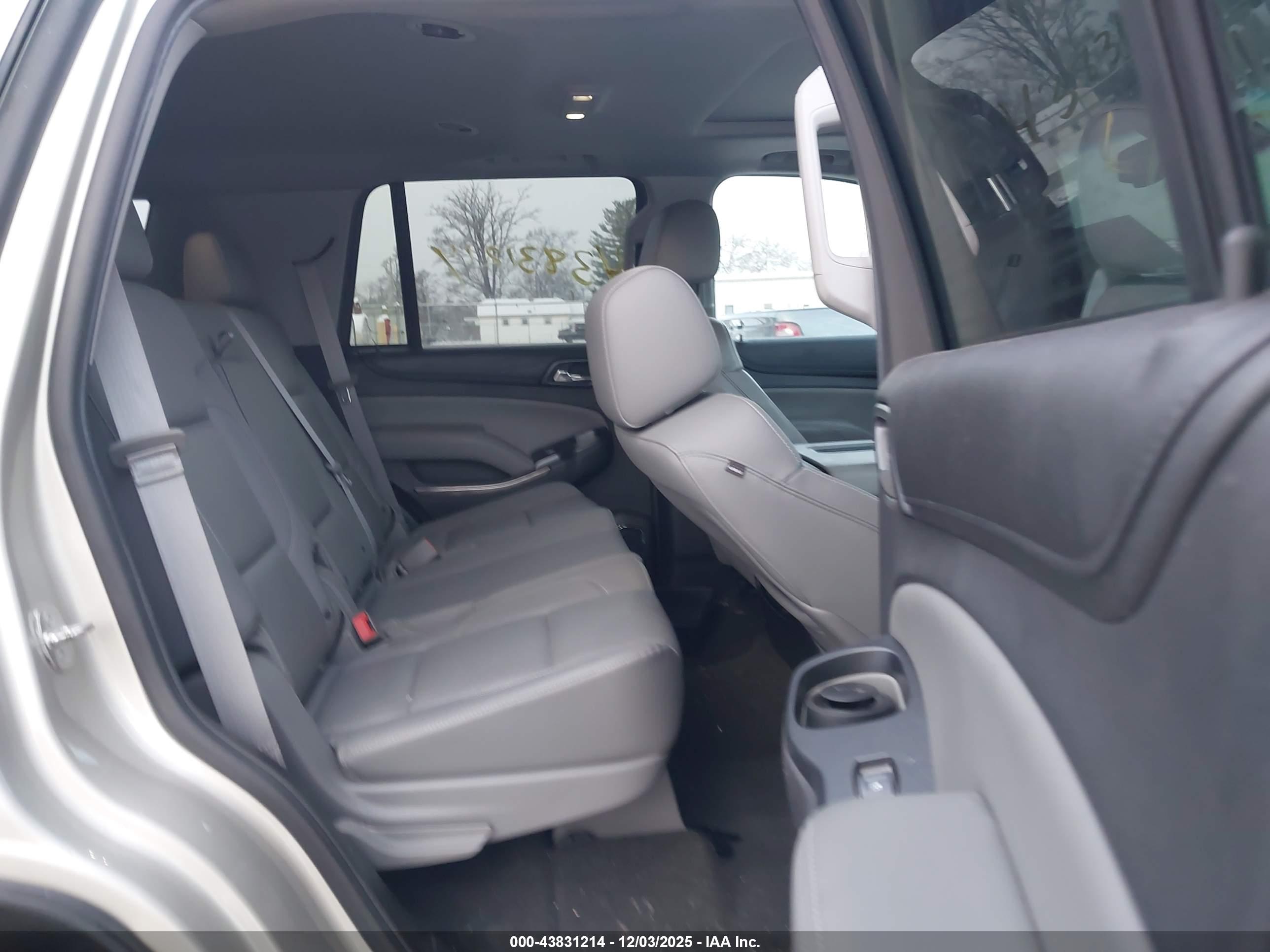 CHEVROLET TAHOE image 8