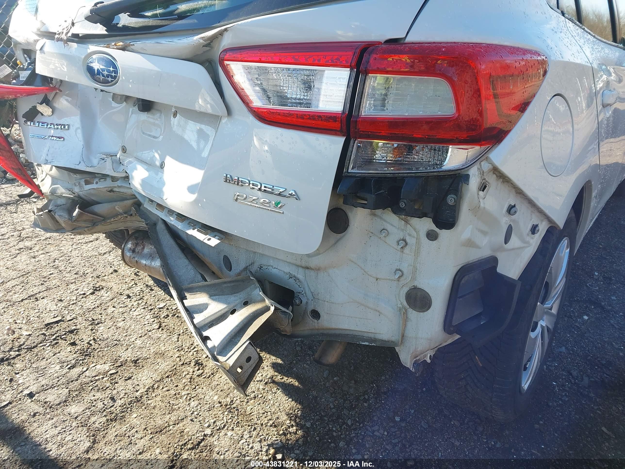 SUBARU IMPREZA image 6