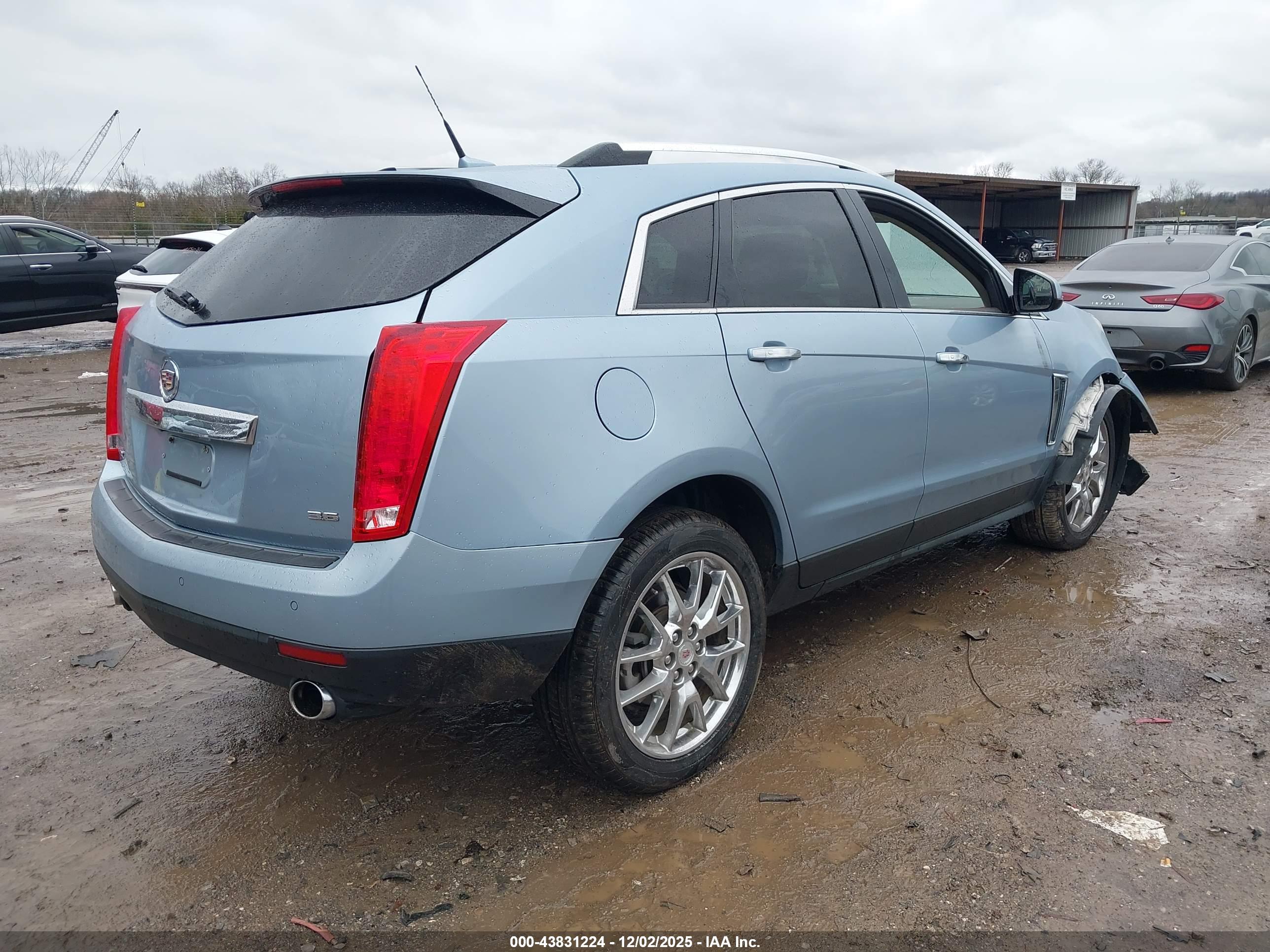 CADILLAC SRX image 4