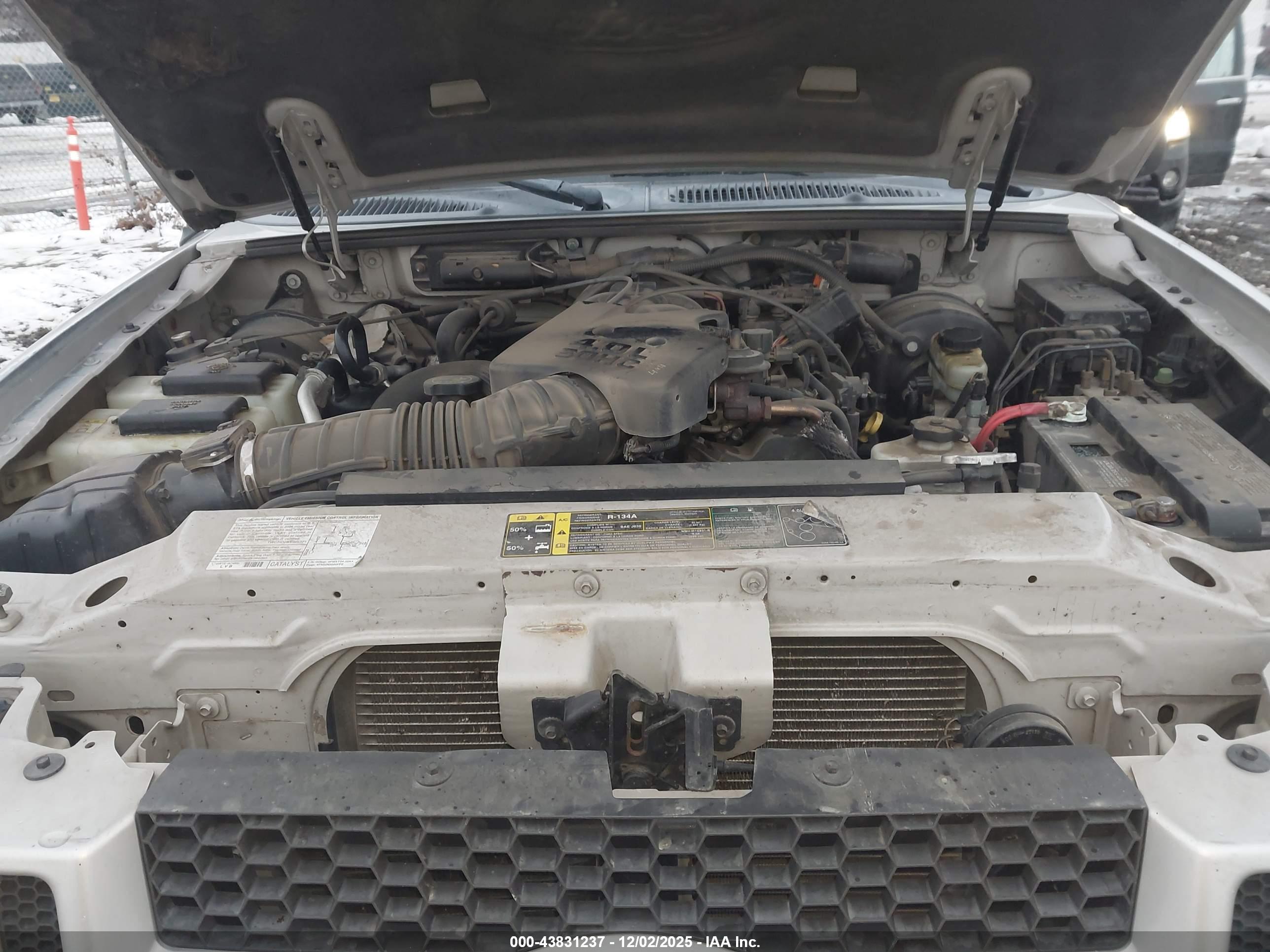 FORD EXPLORER image 10