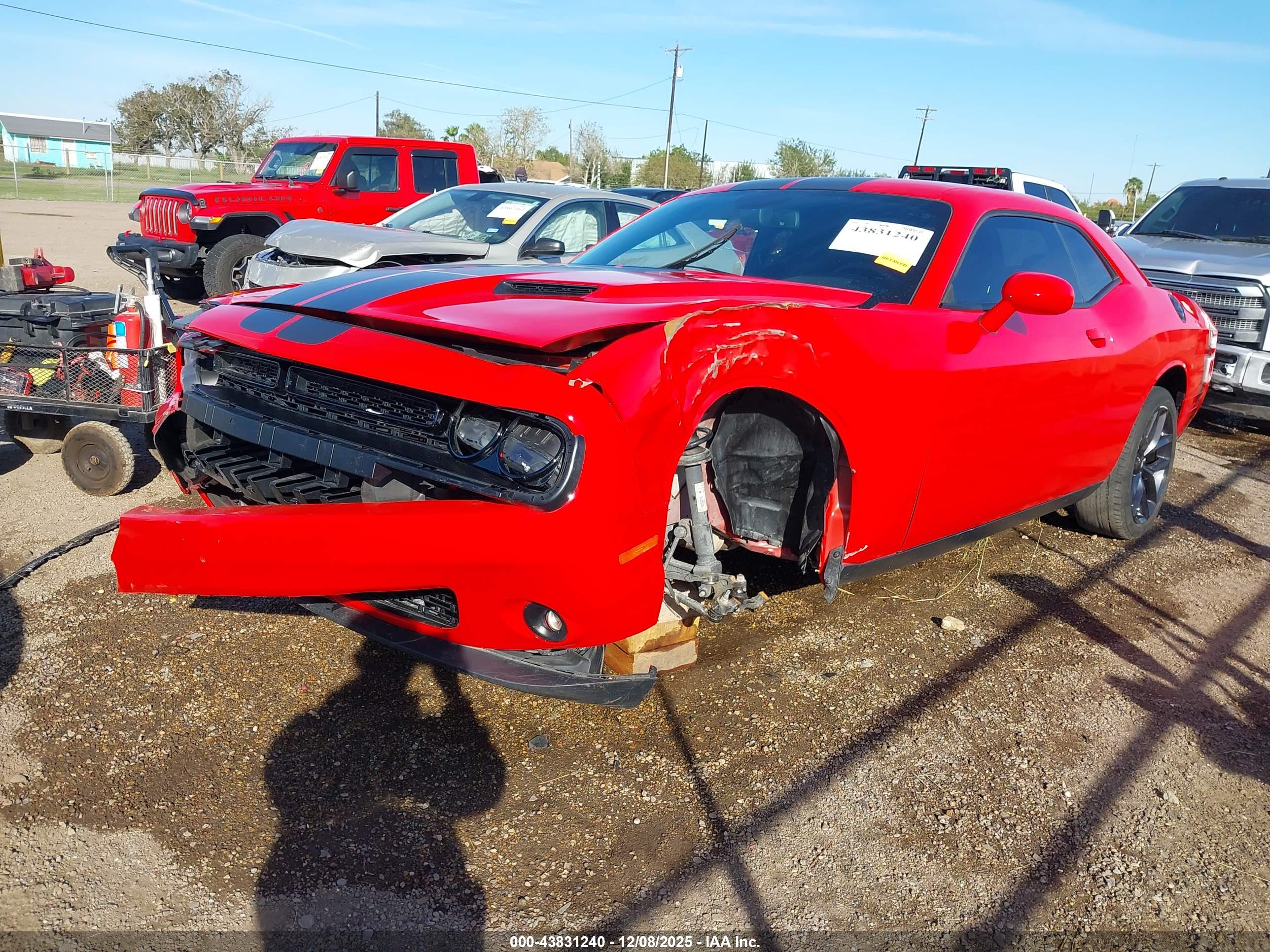 DODGE CHALLENGER image 2