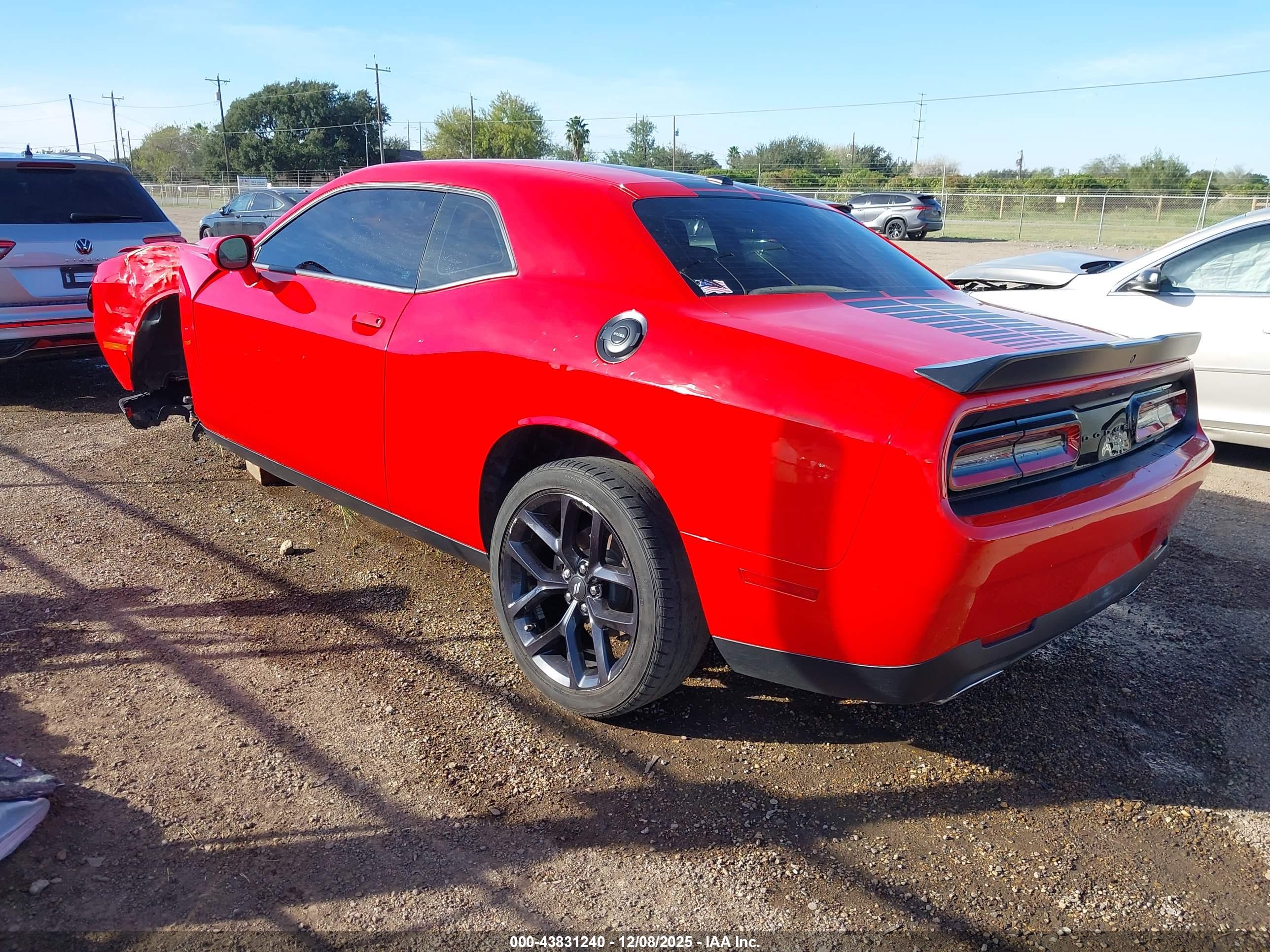 DODGE CHALLENGER image 3