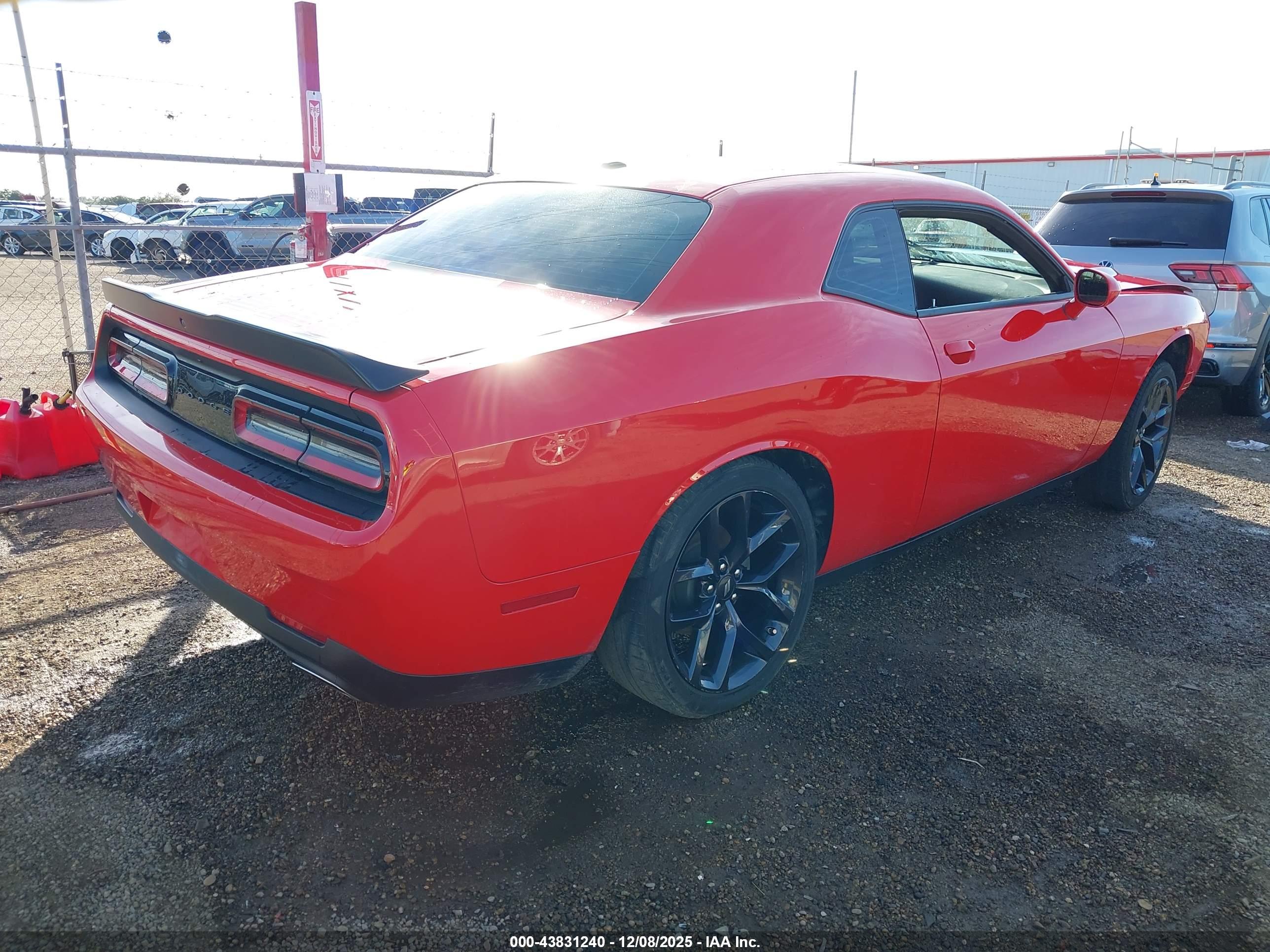 DODGE CHALLENGER image 4