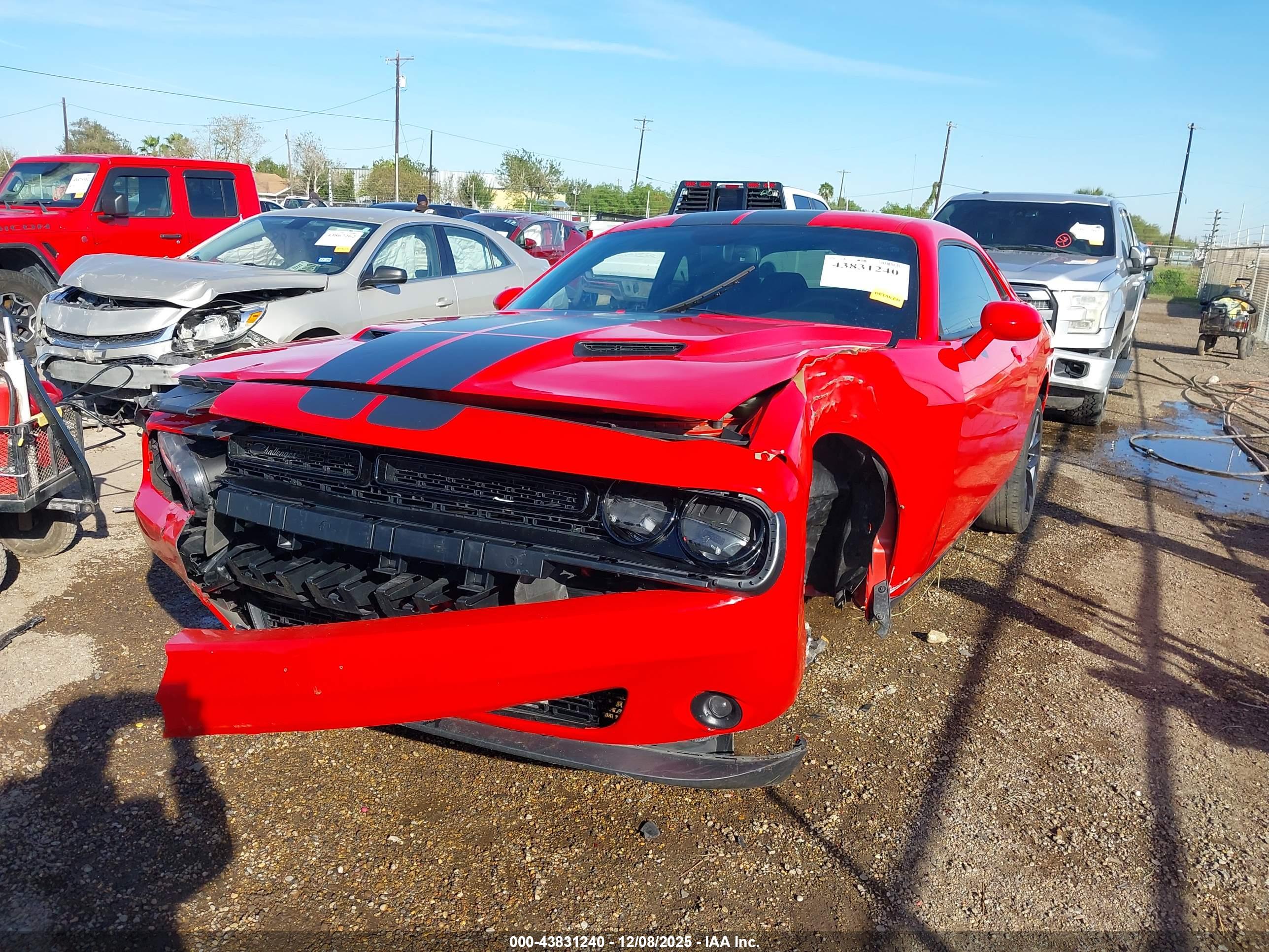 DODGE CHALLENGER image 6