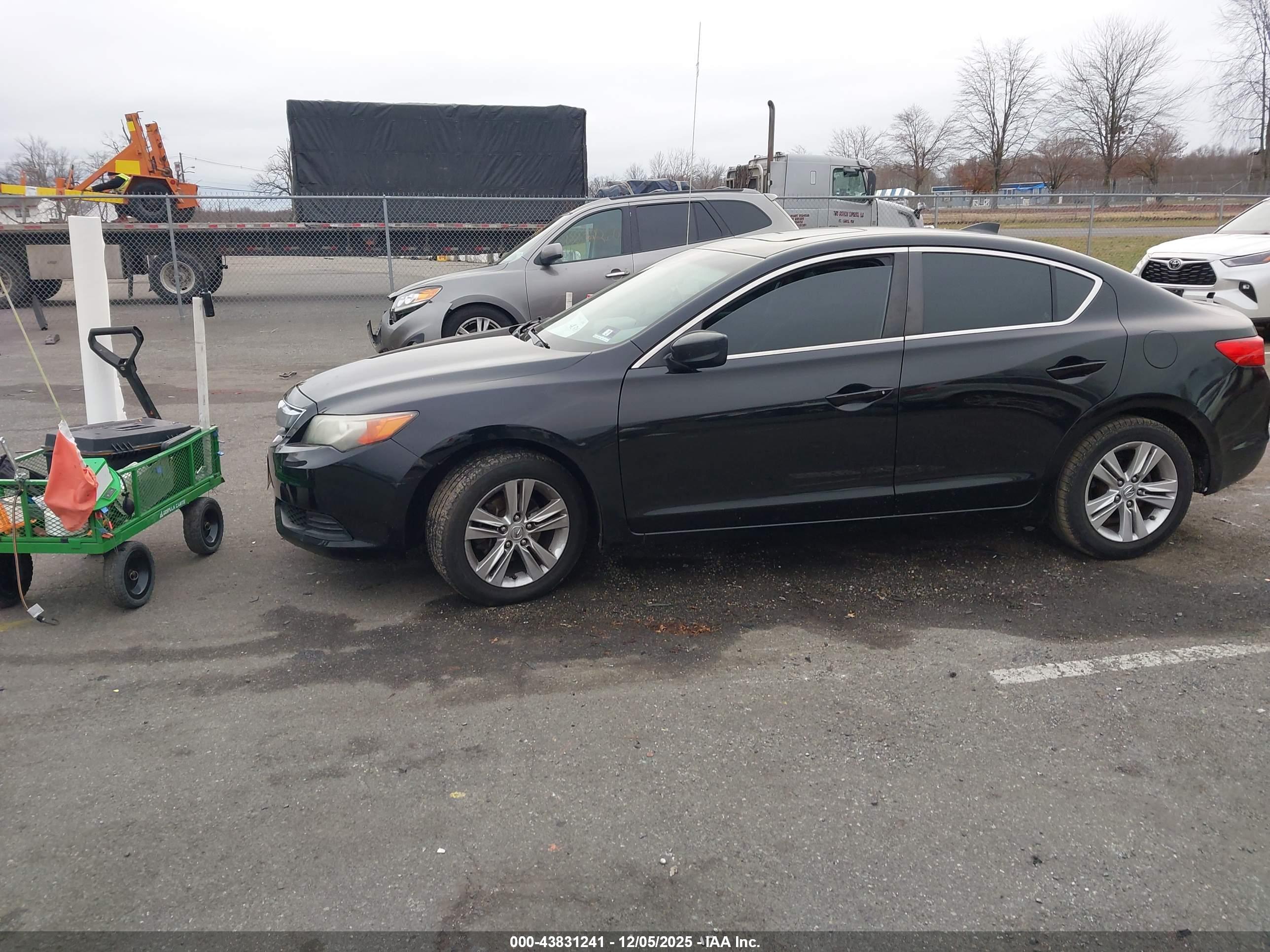 ACURA ILX image 2