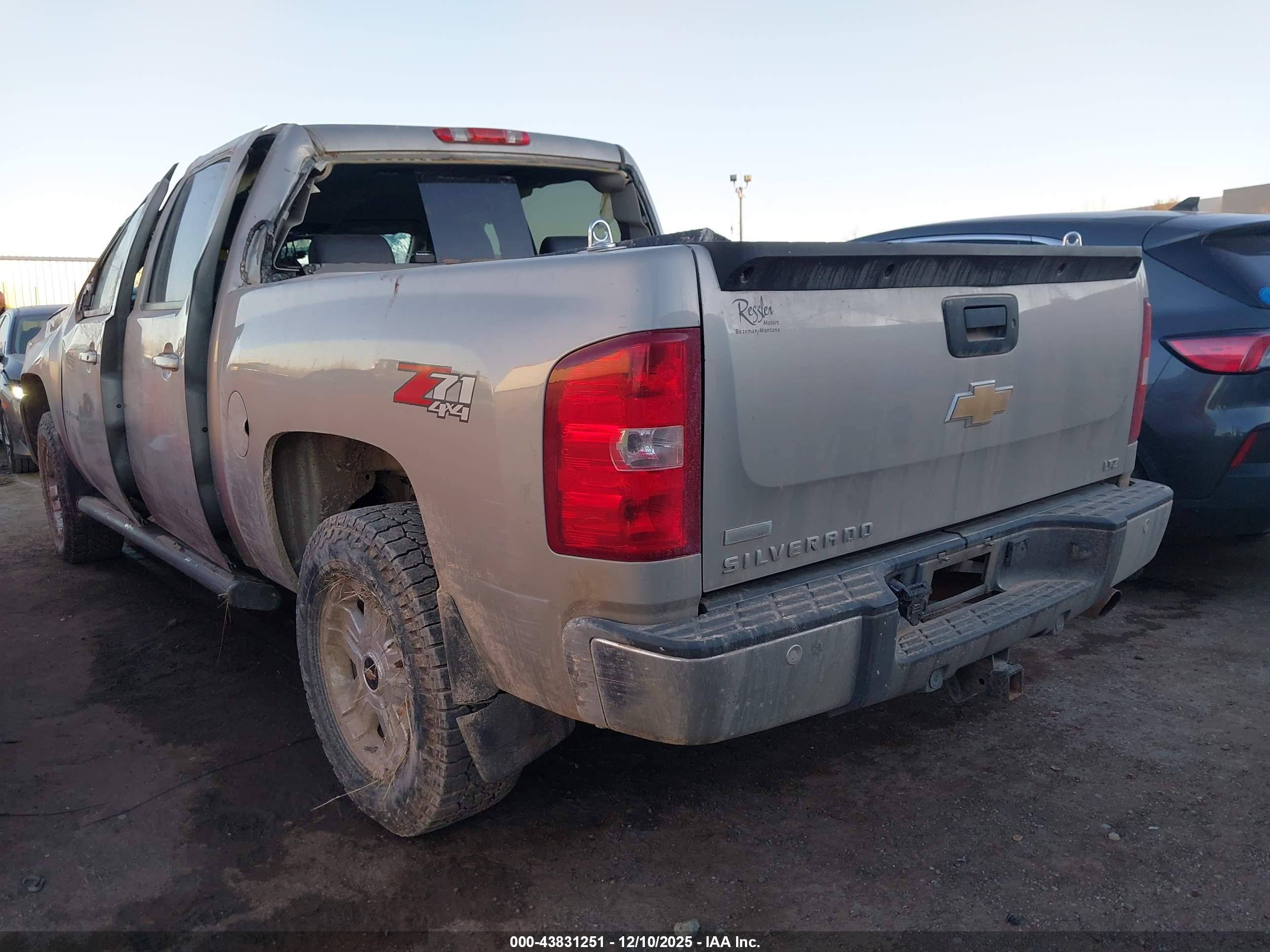 CHEVROLET SILVERADO image 3