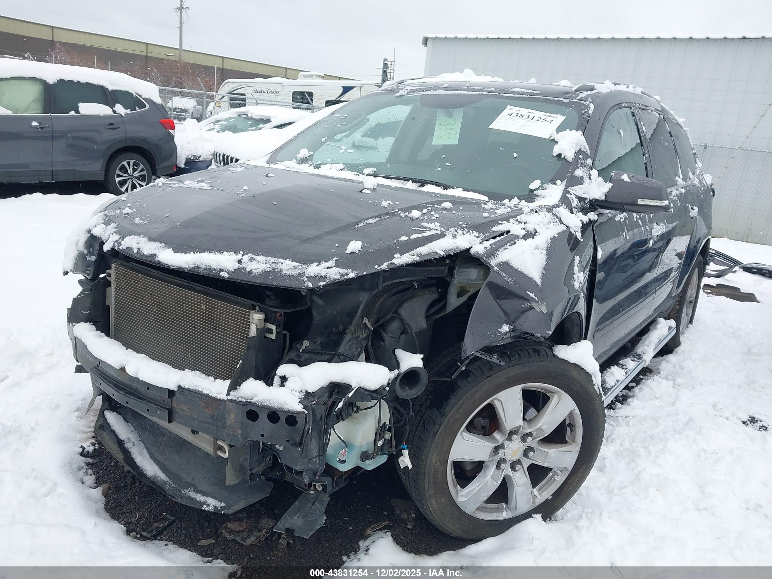 CHEVROLET TRAVERSE image 2