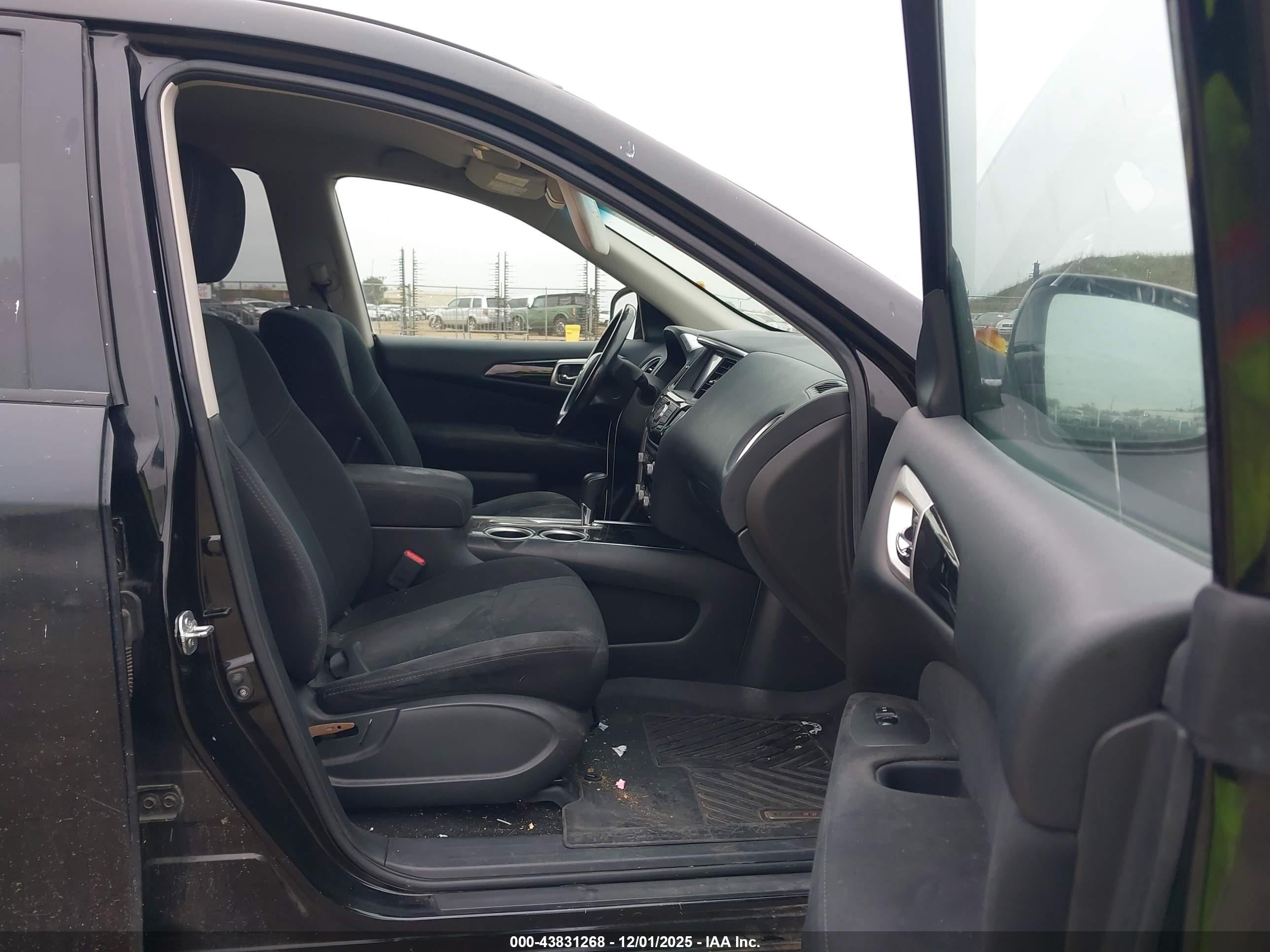 NISSAN PATHFINDER image 5