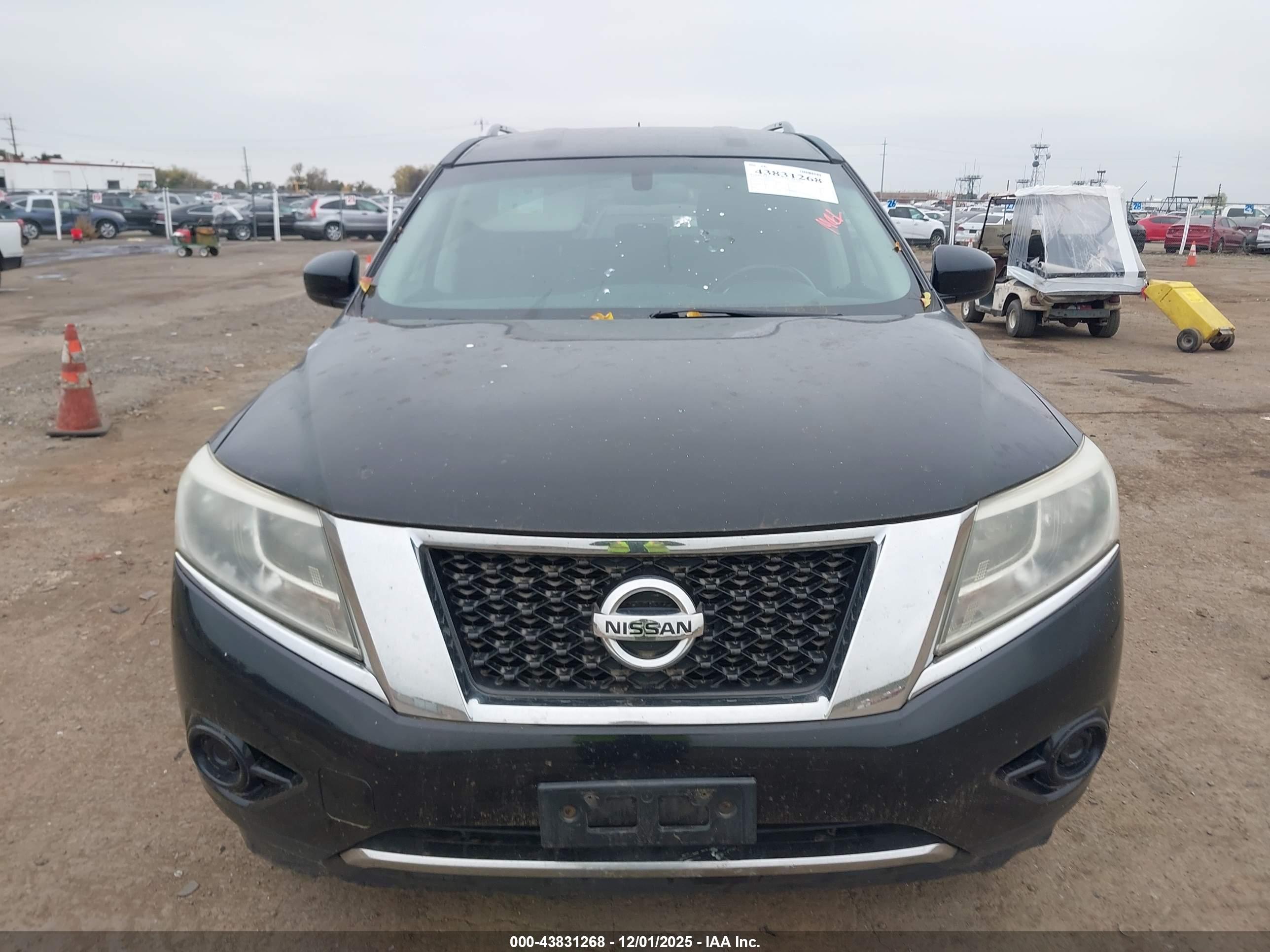 NISSAN PATHFINDER image 6