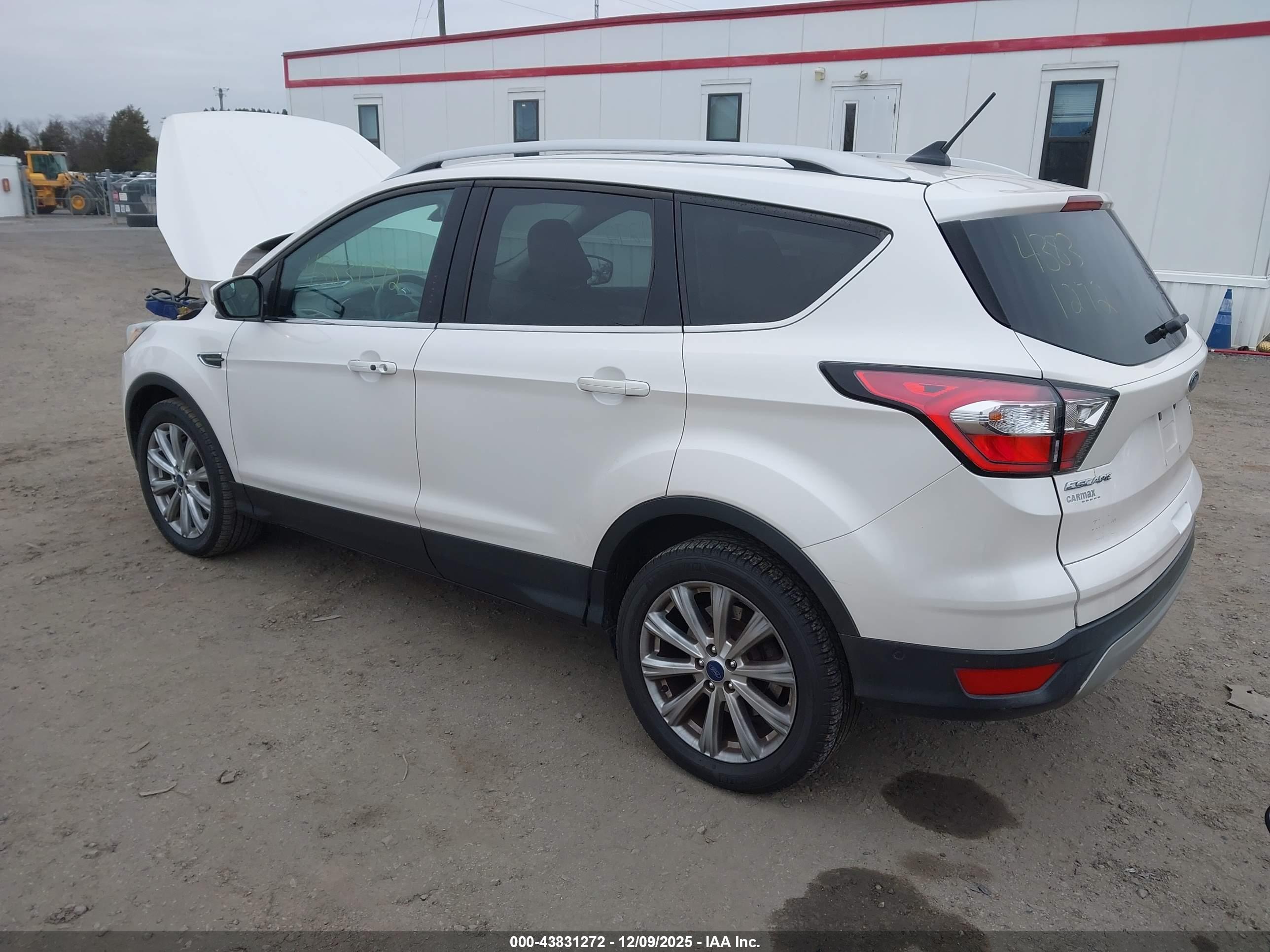 FORD ESCAPE image 3