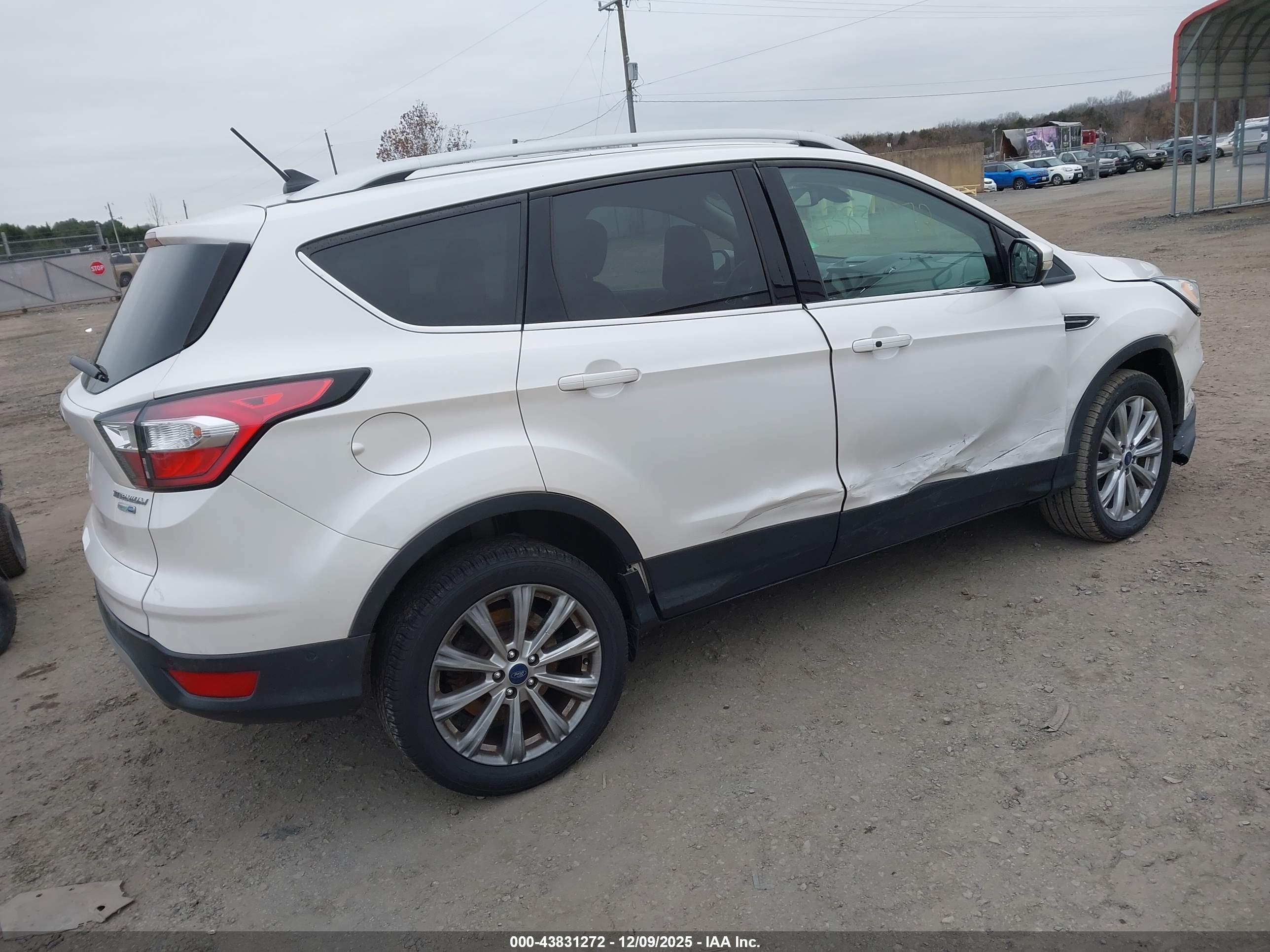 FORD ESCAPE image 4