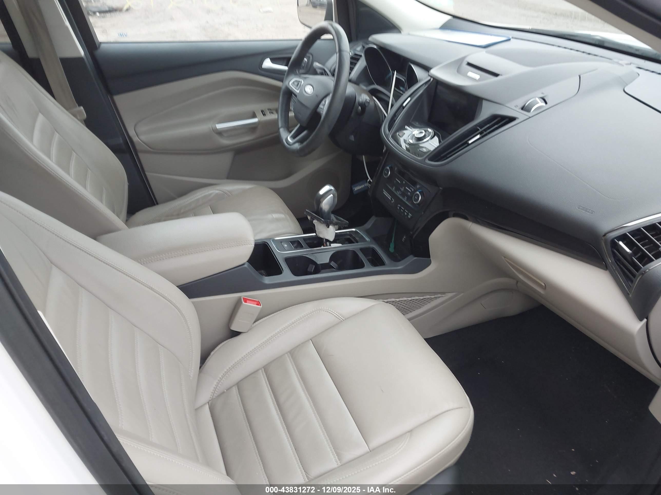 FORD ESCAPE image 5