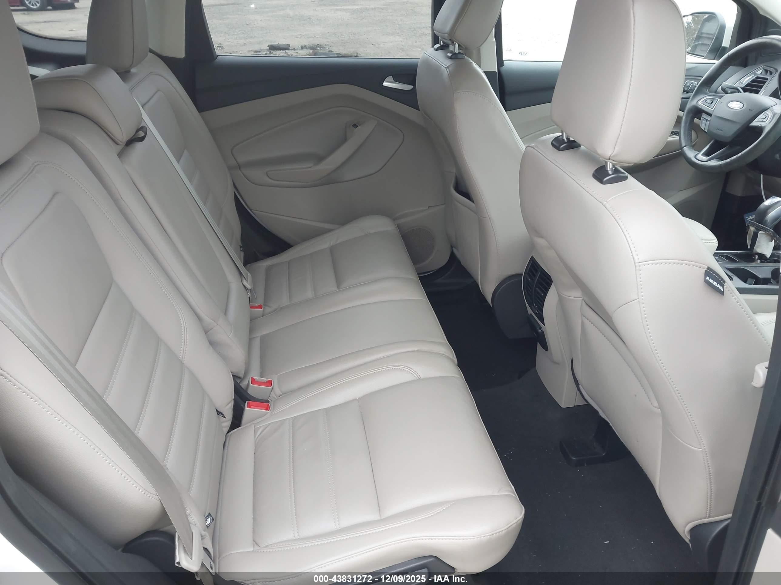 FORD ESCAPE image 8