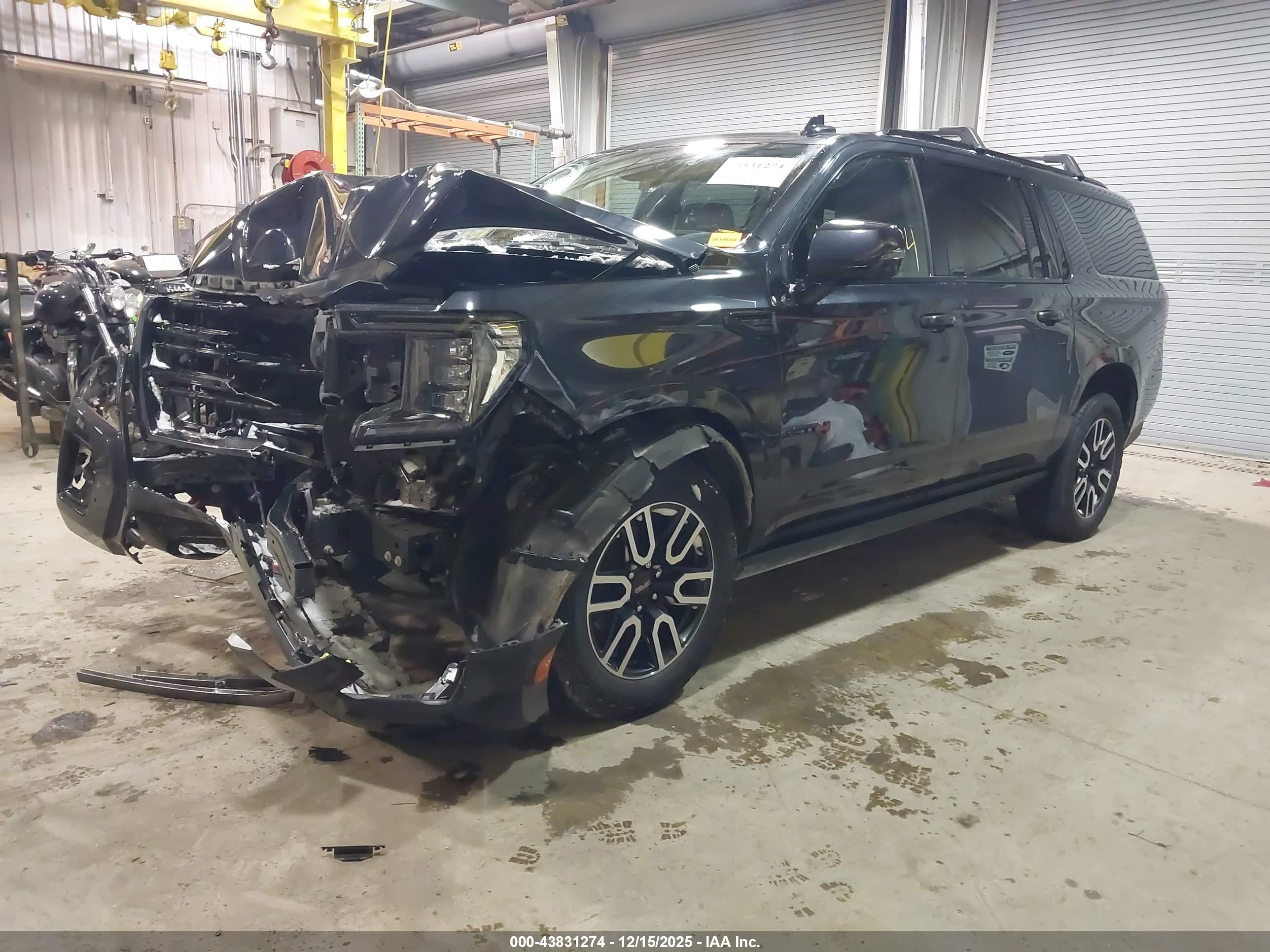 GMC YUKON image 2