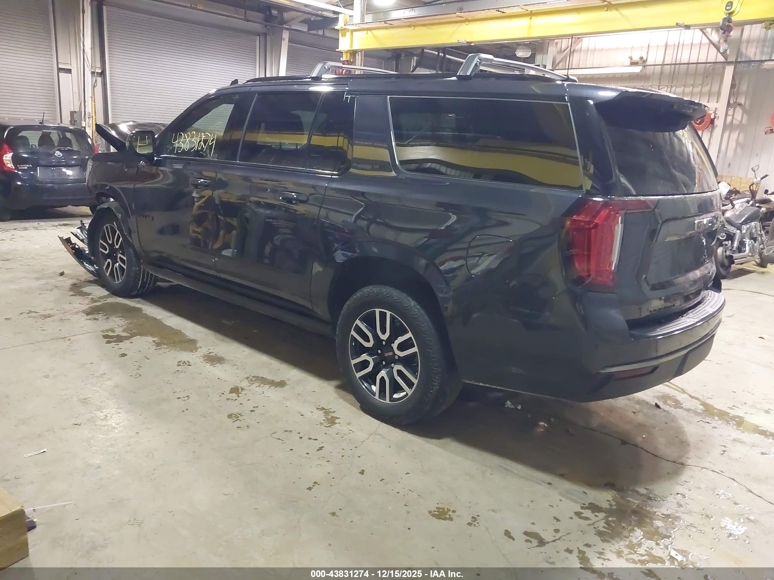 GMC YUKON image 3