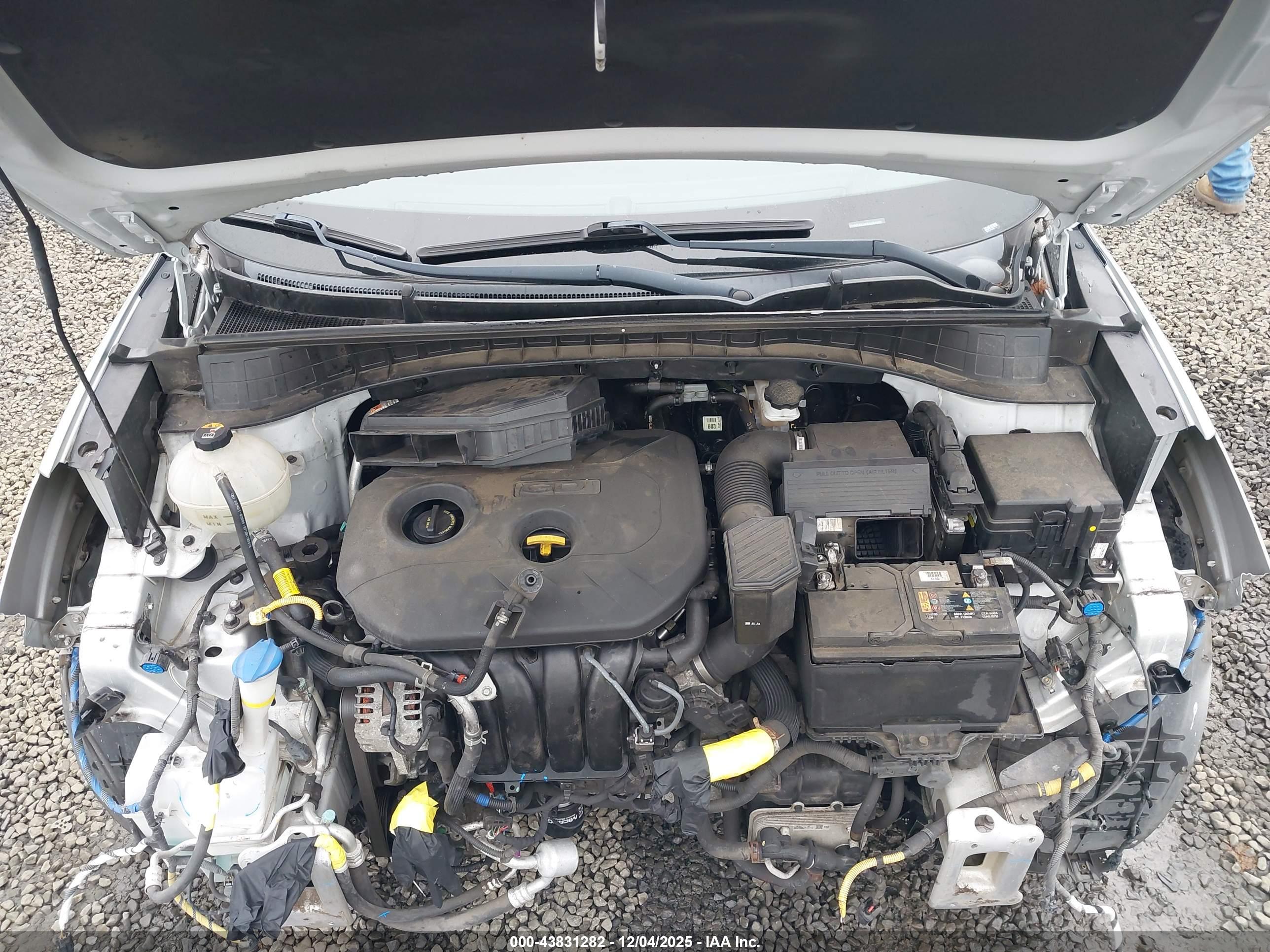 HYUNDAI TUCSON image 10