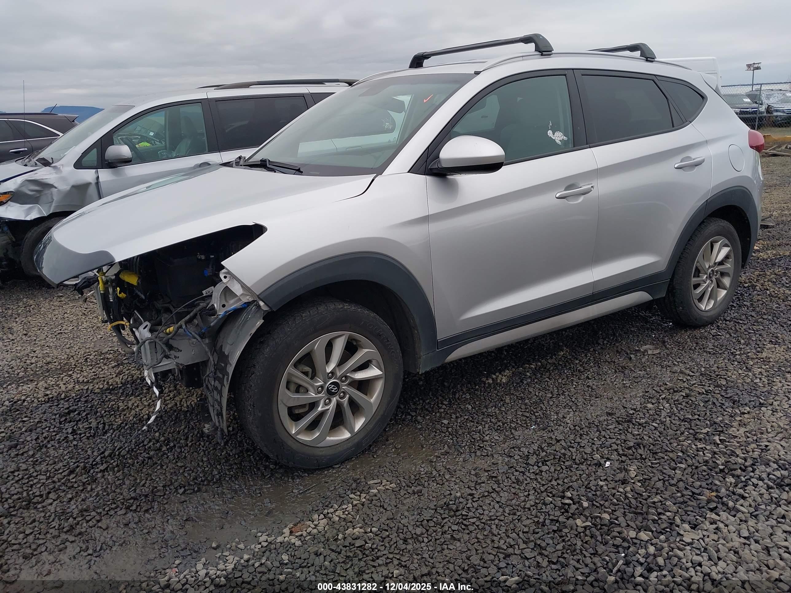 HYUNDAI TUCSON image 2