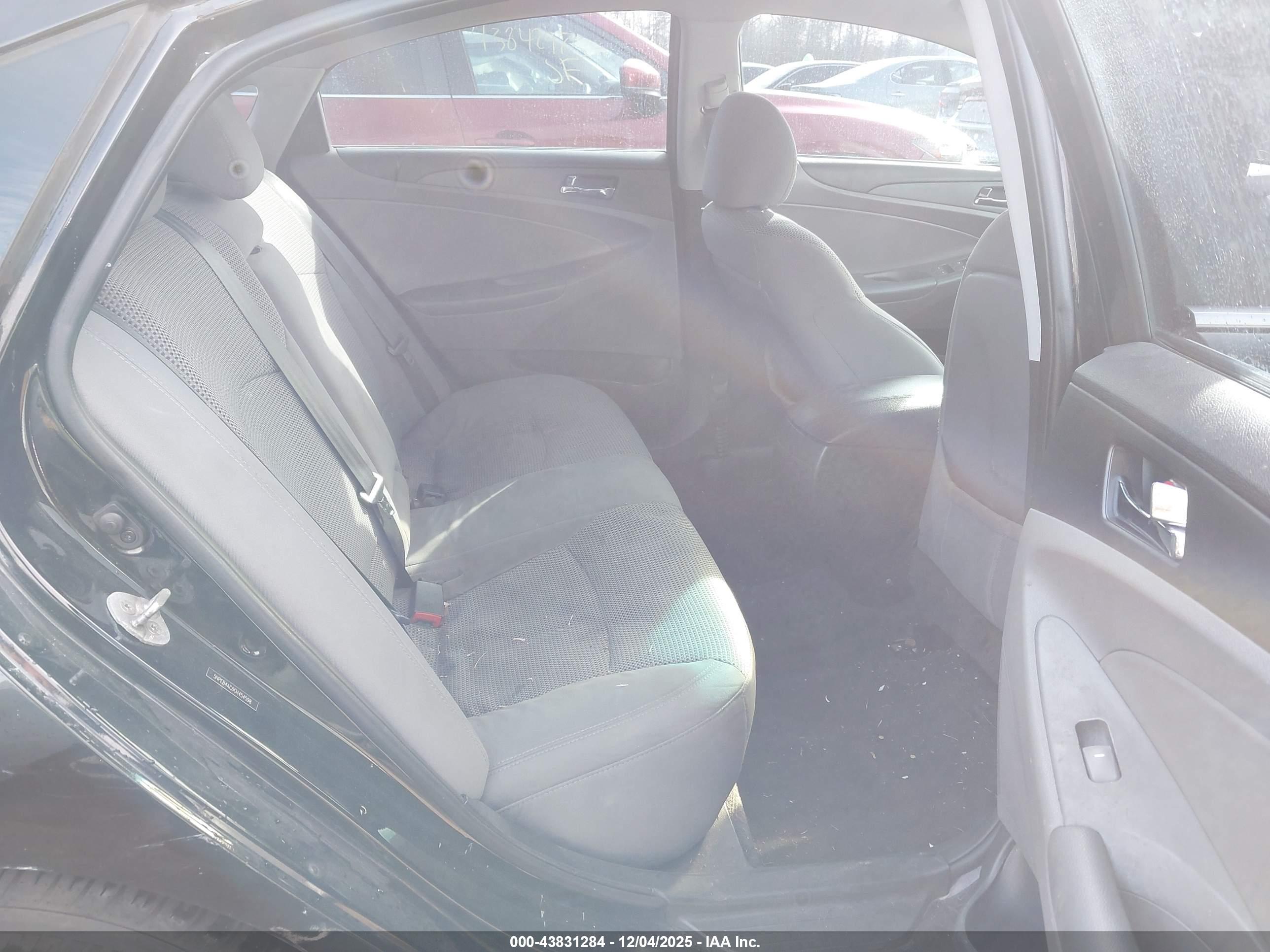 HYUNDAI SONATA image 8