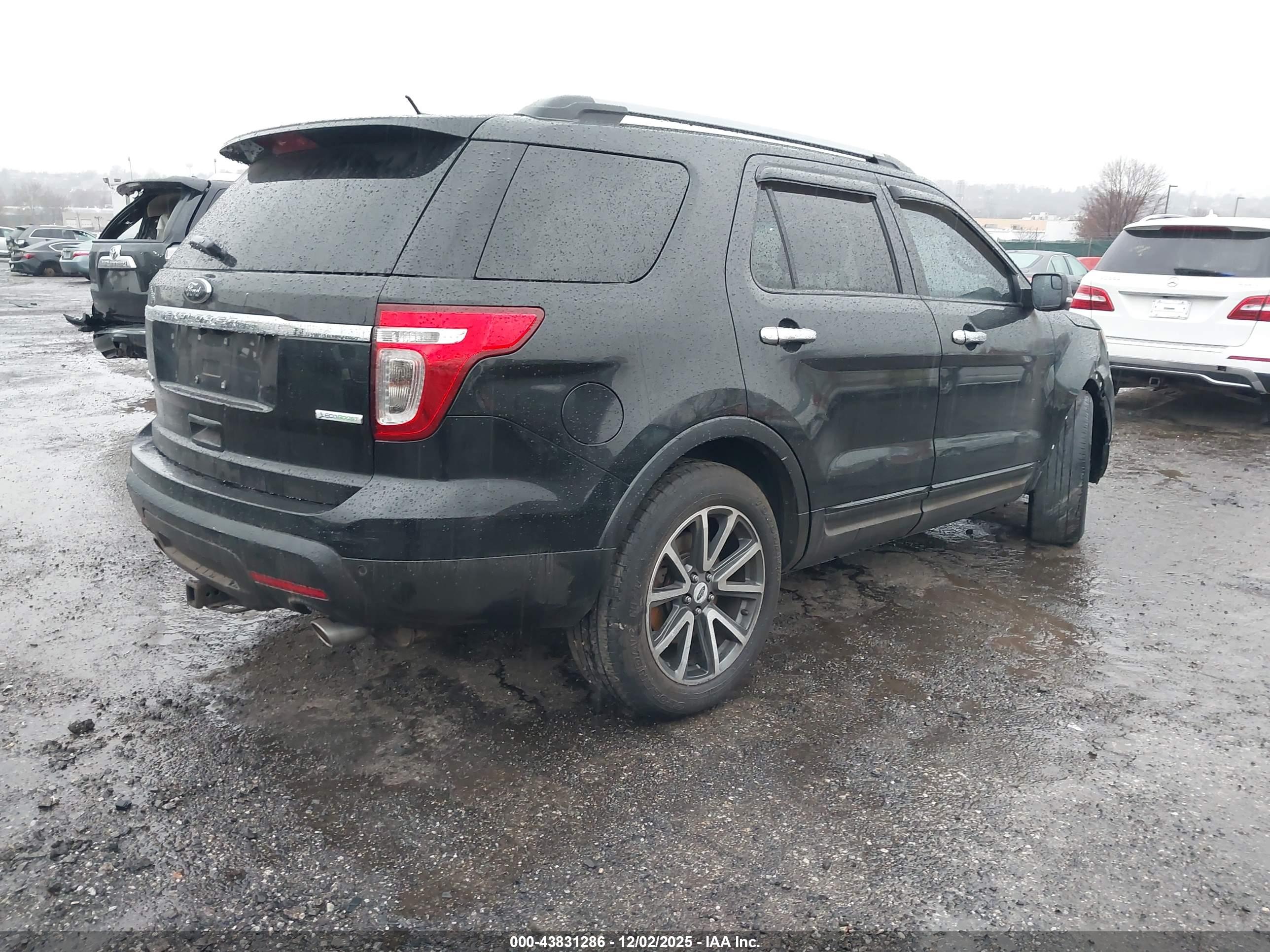 FORD EXPLORER image 4