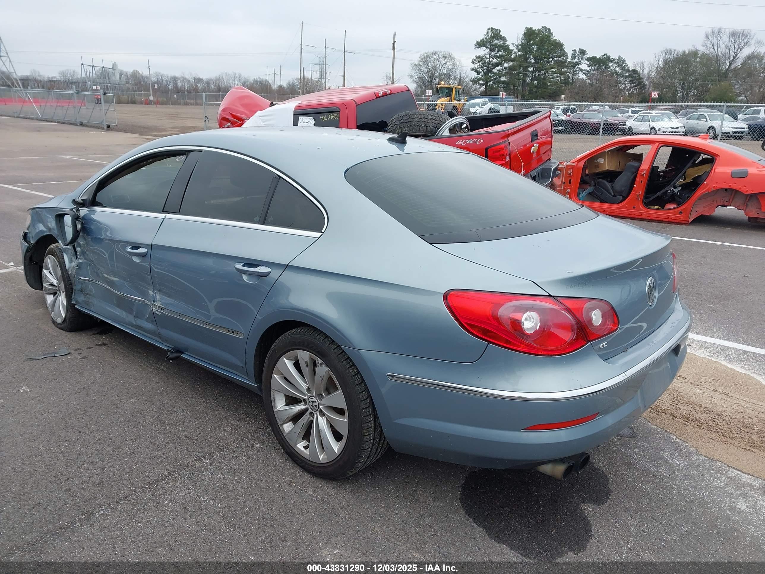 VOLKSWAGEN CC image 3