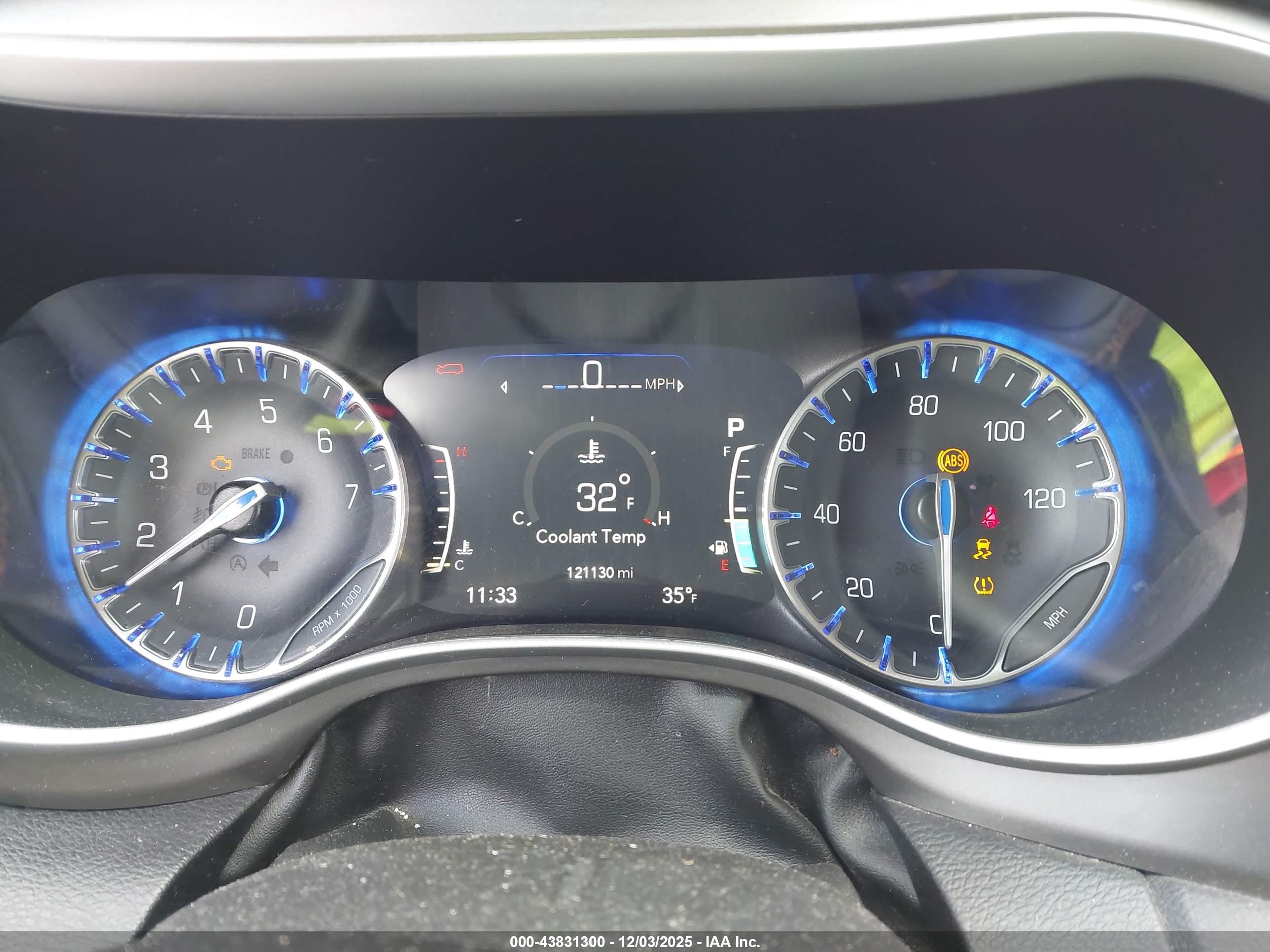 CHRYSLER PACIFICA image 7