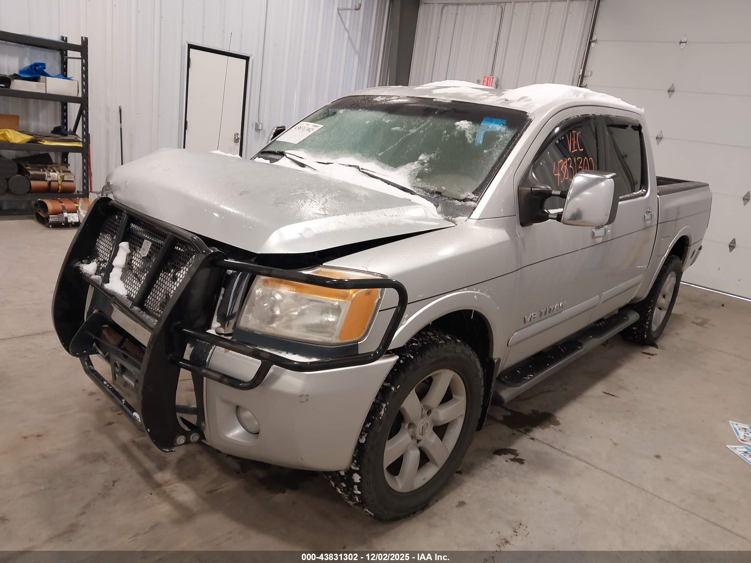 NISSAN TITAN image 2