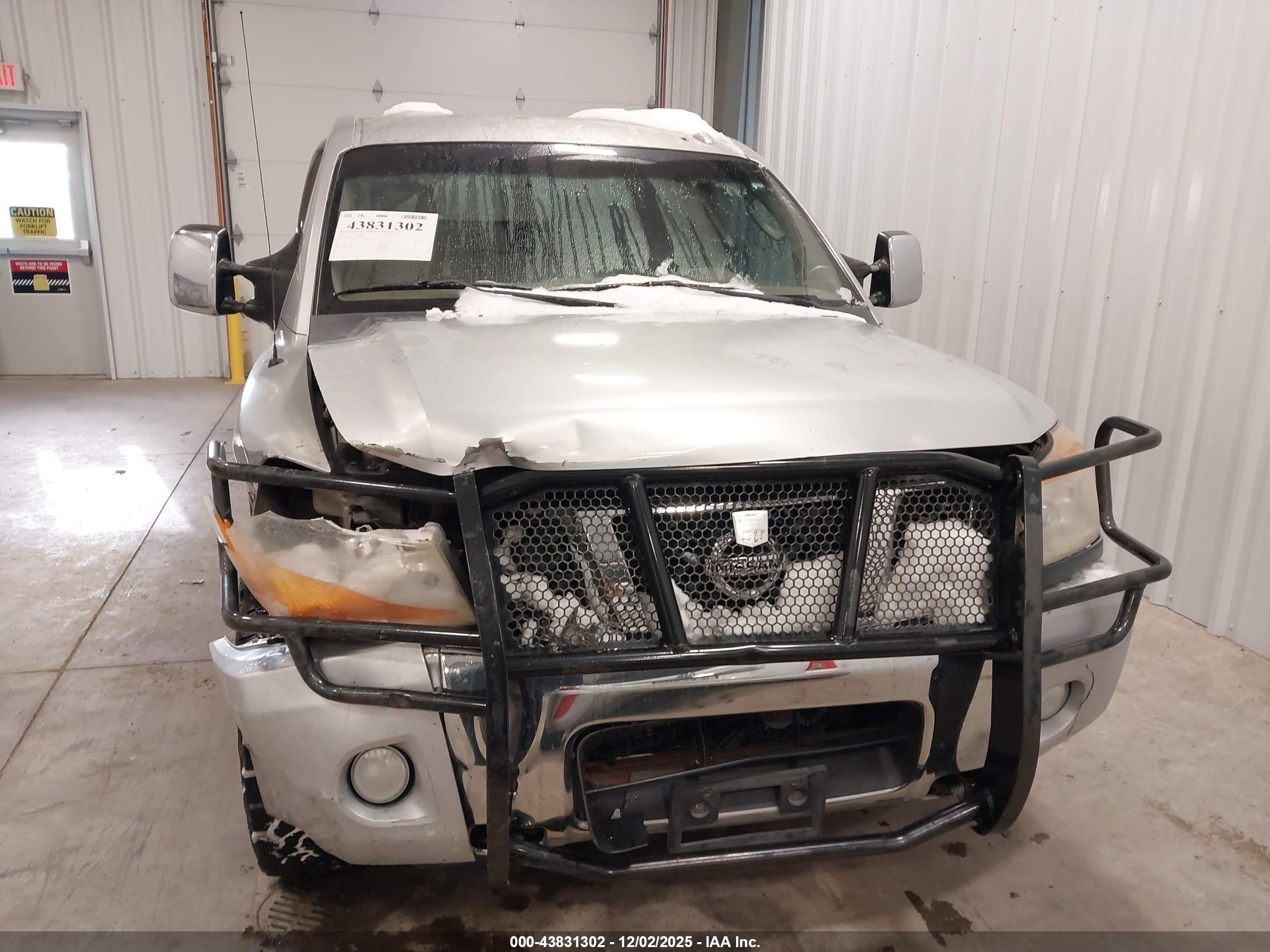 NISSAN TITAN image 6