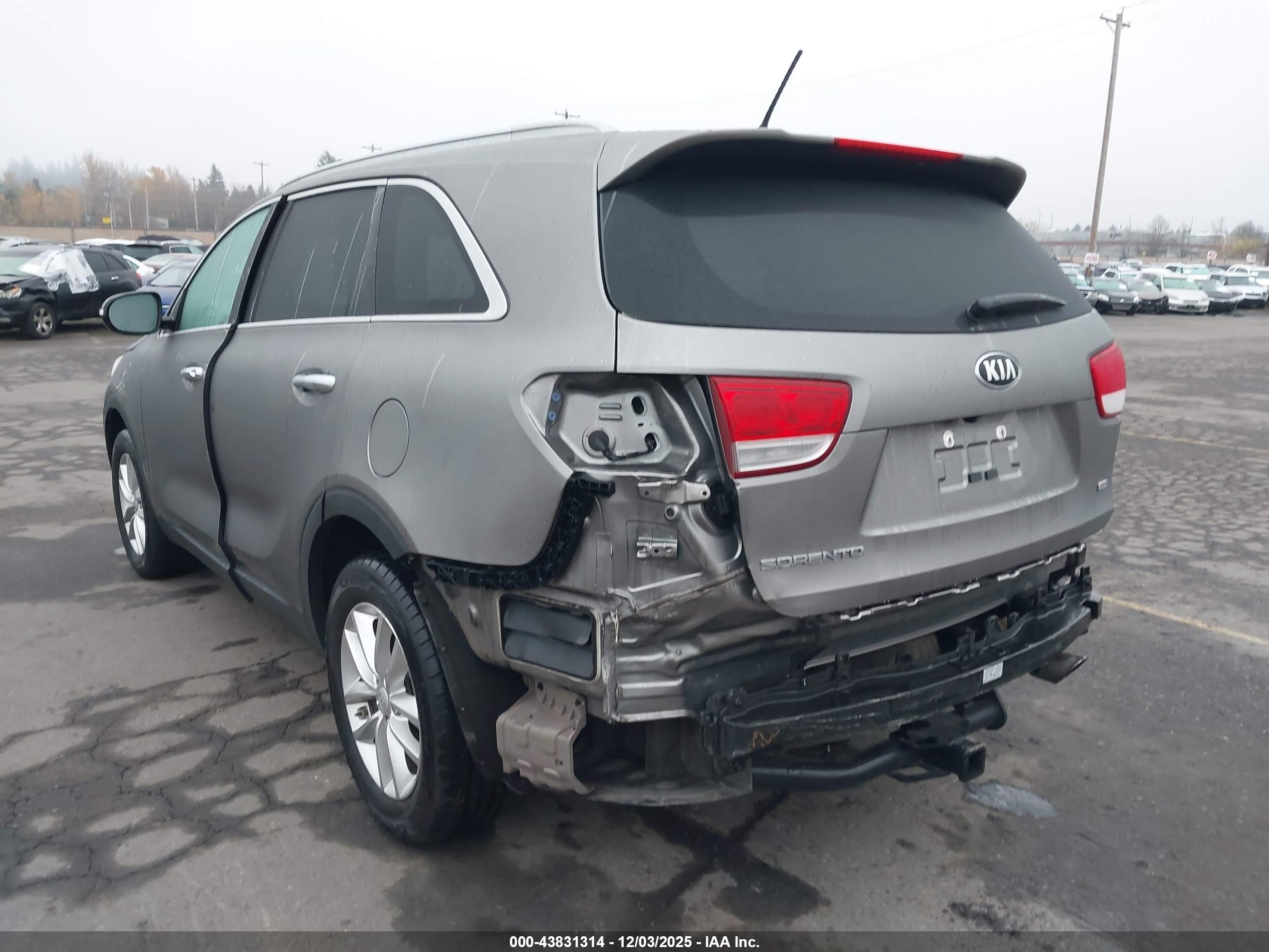 KIA SORENTO image 3