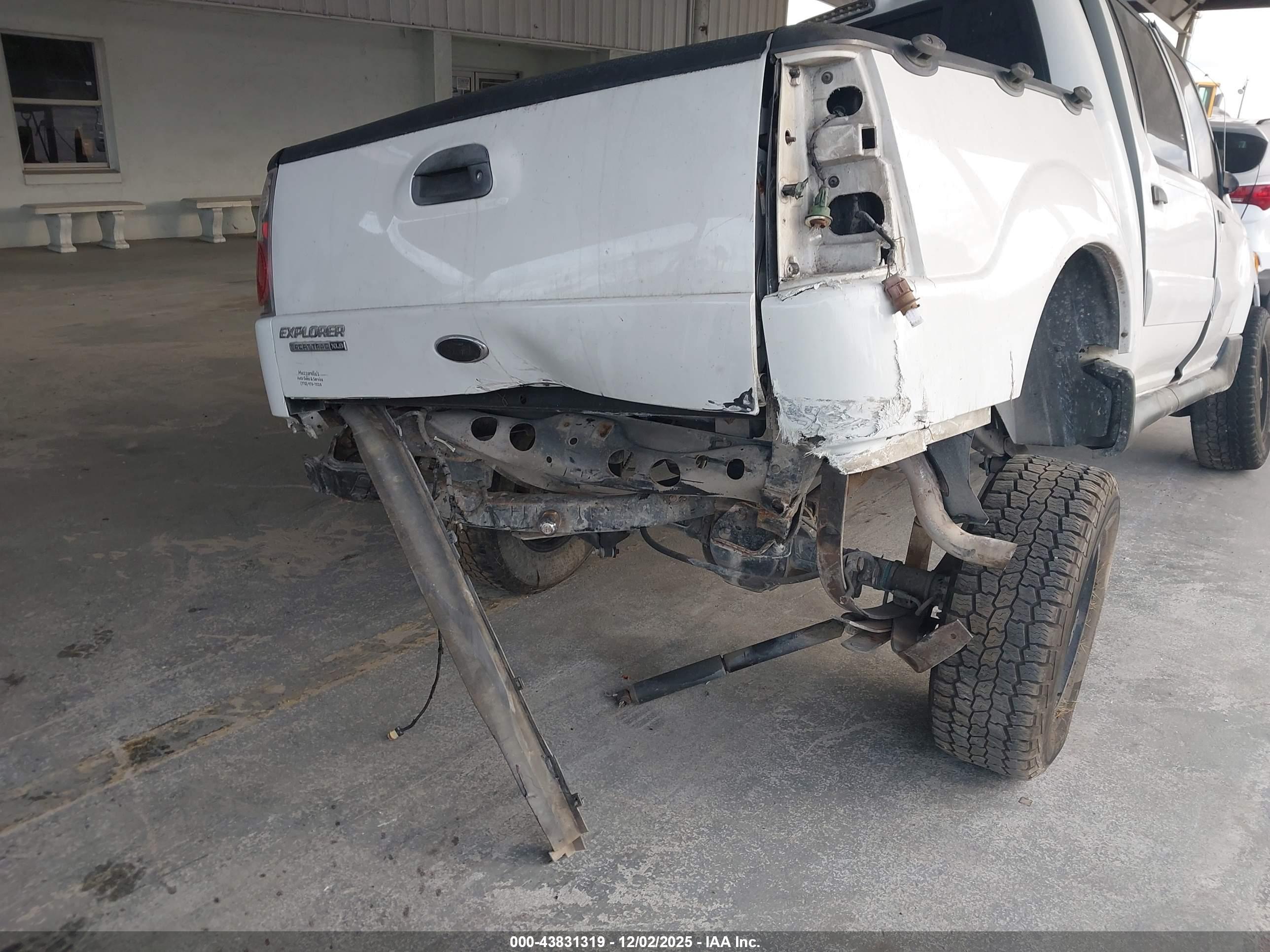 FORD EXPLORER image 6