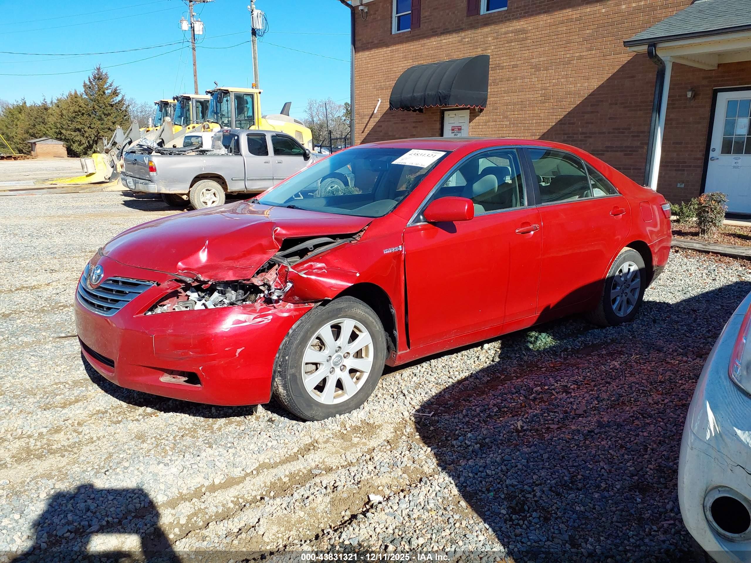 TOYOTA CAMRY image 2