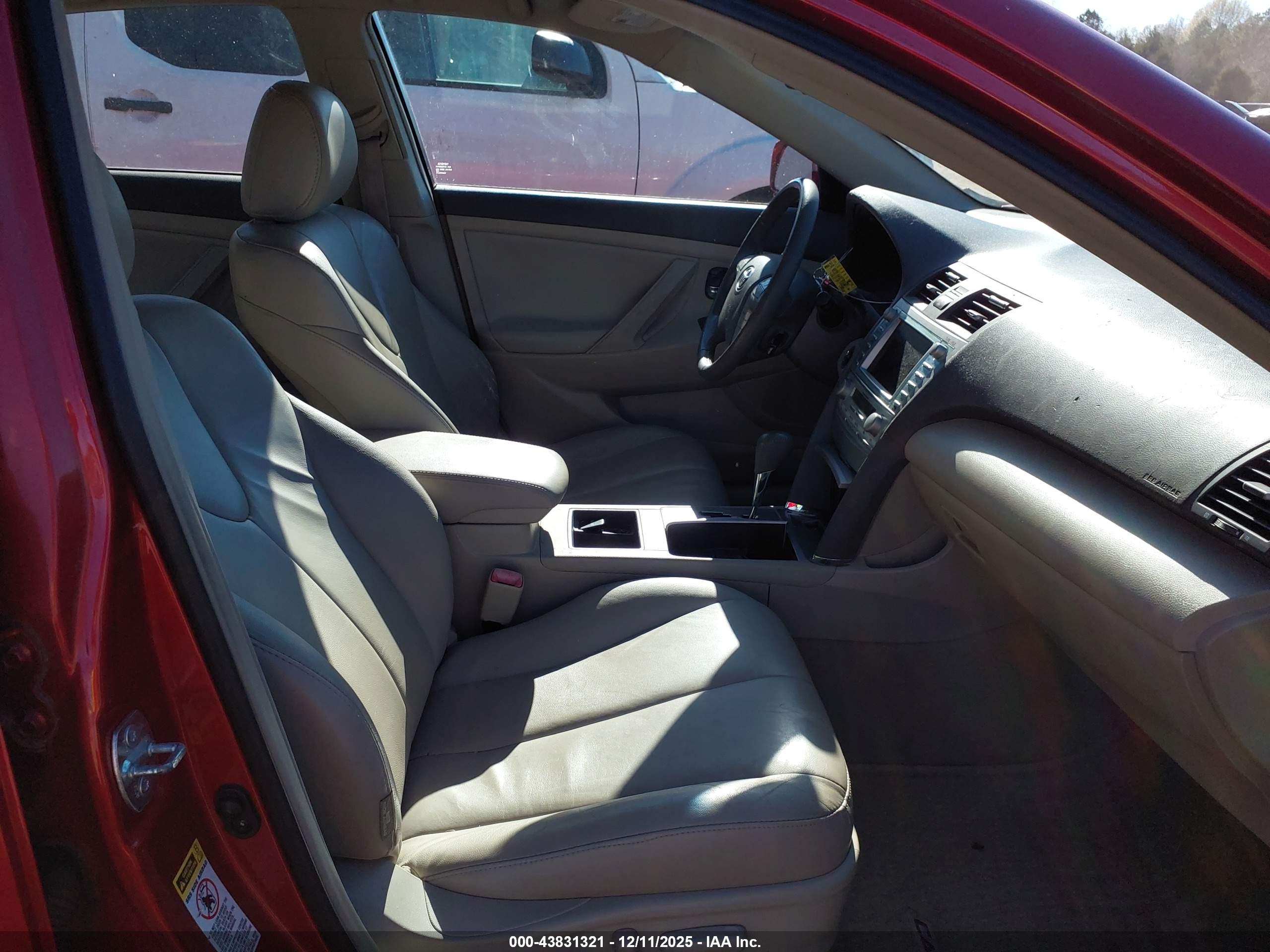 TOYOTA CAMRY image 5