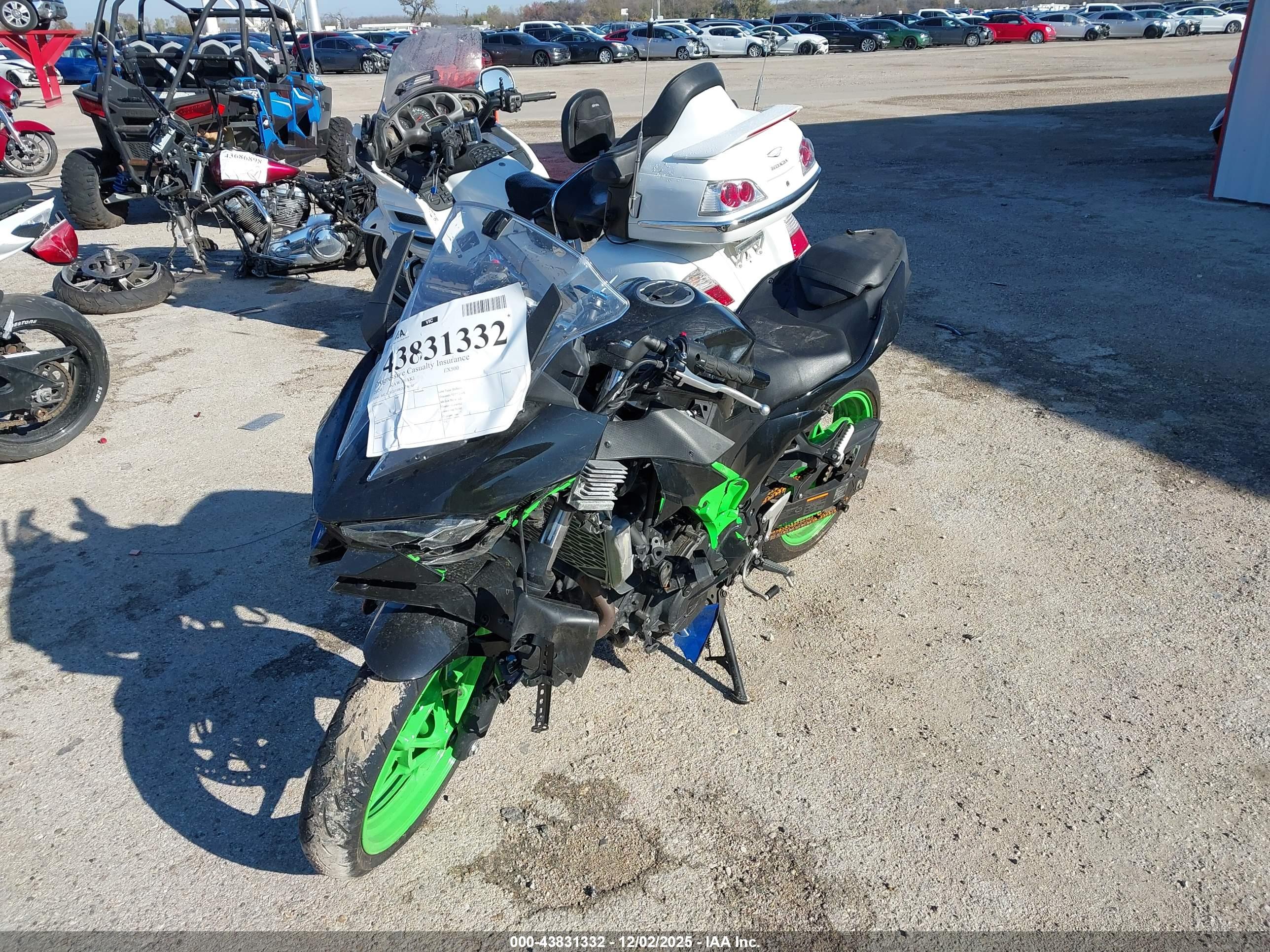 KAWASAKI EX500 image 2