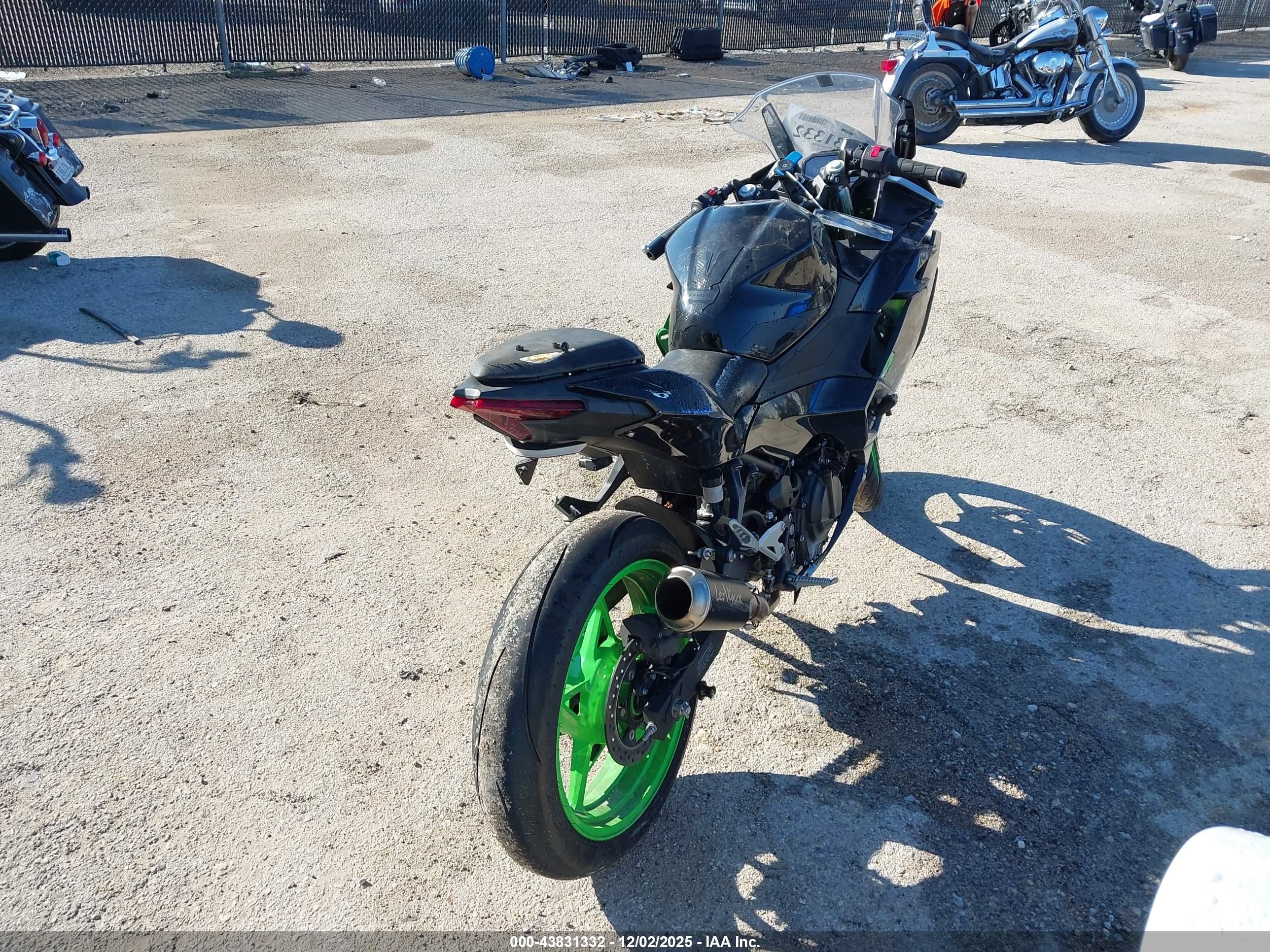 KAWASAKI EX500 image 4