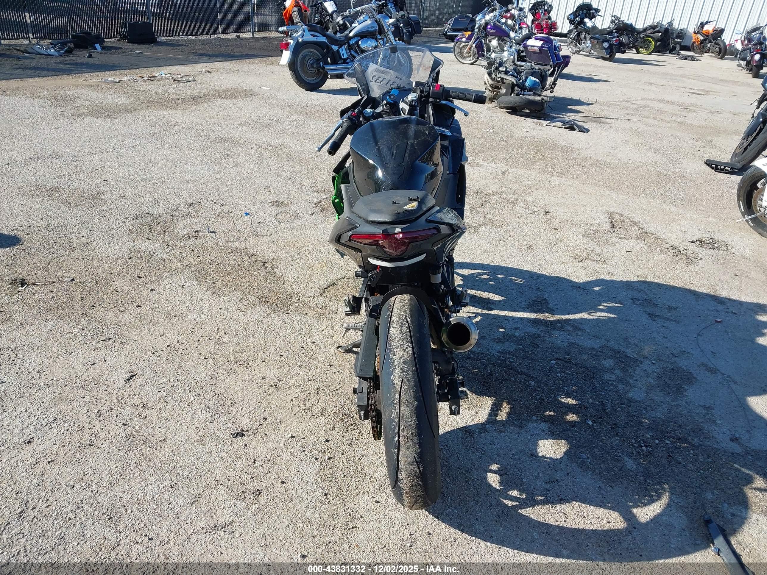 KAWASAKI EX500 image 6