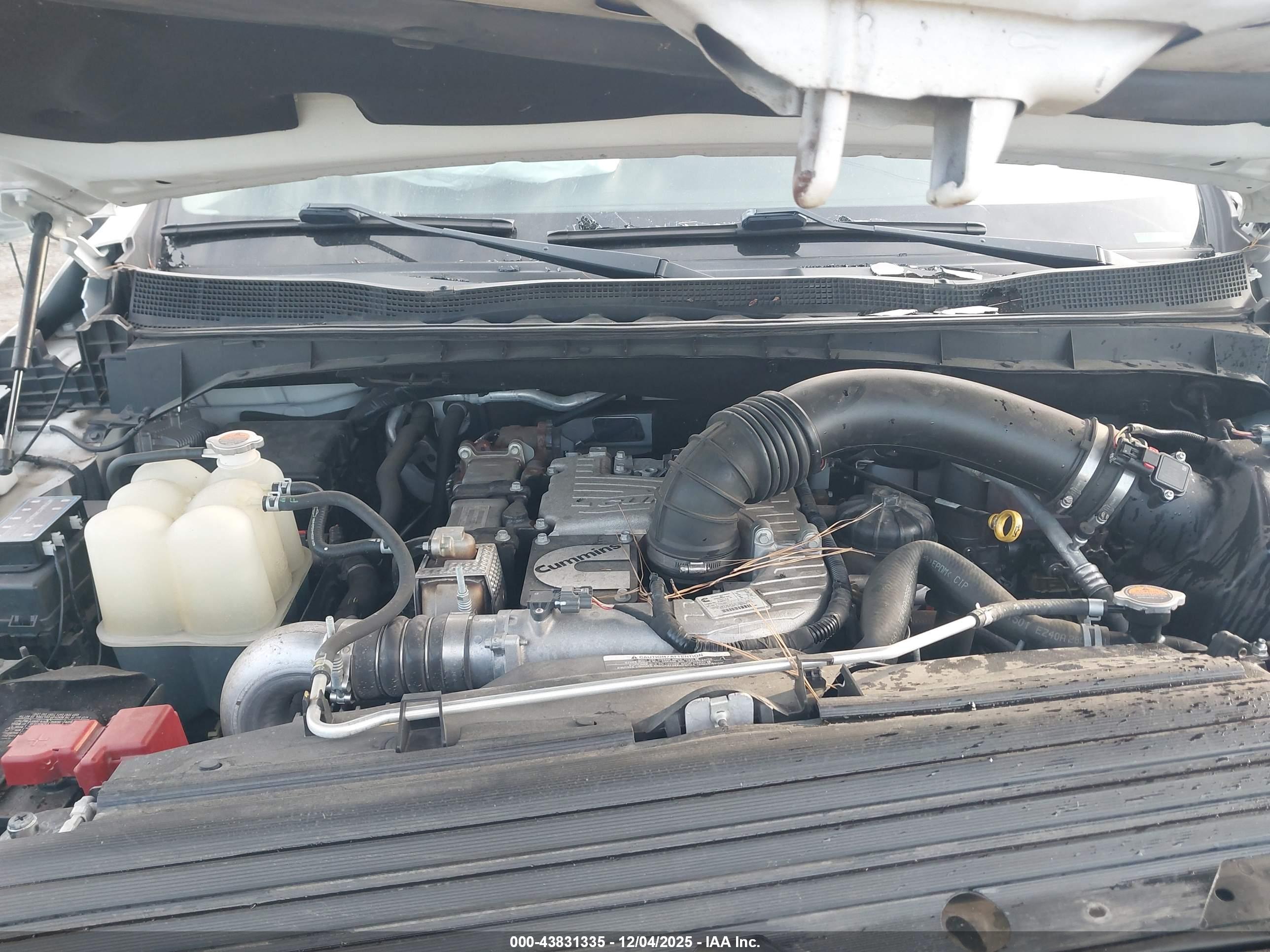 NISSAN TITAN image 10