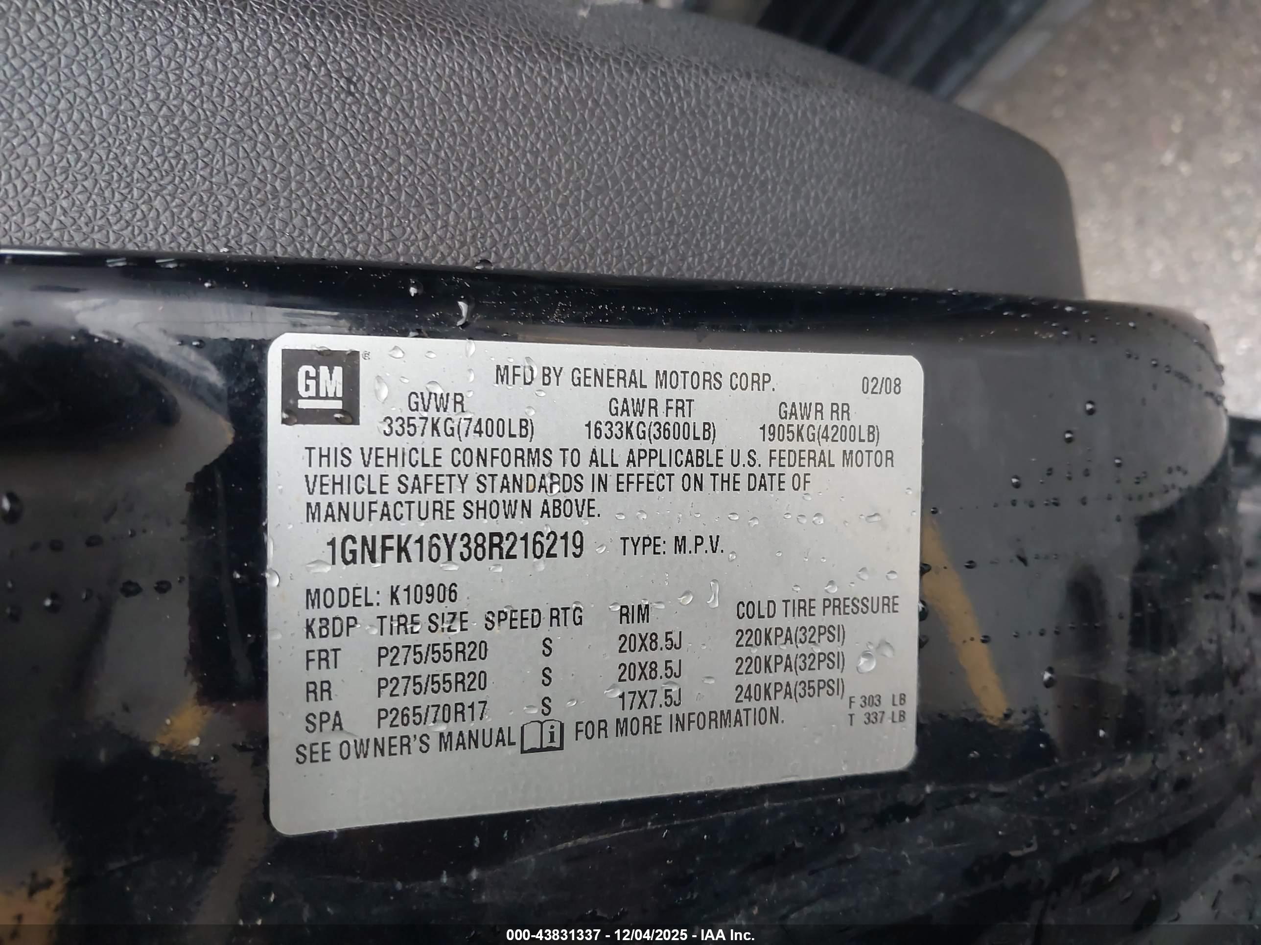 CHEVROLET SUBURBAN image 9