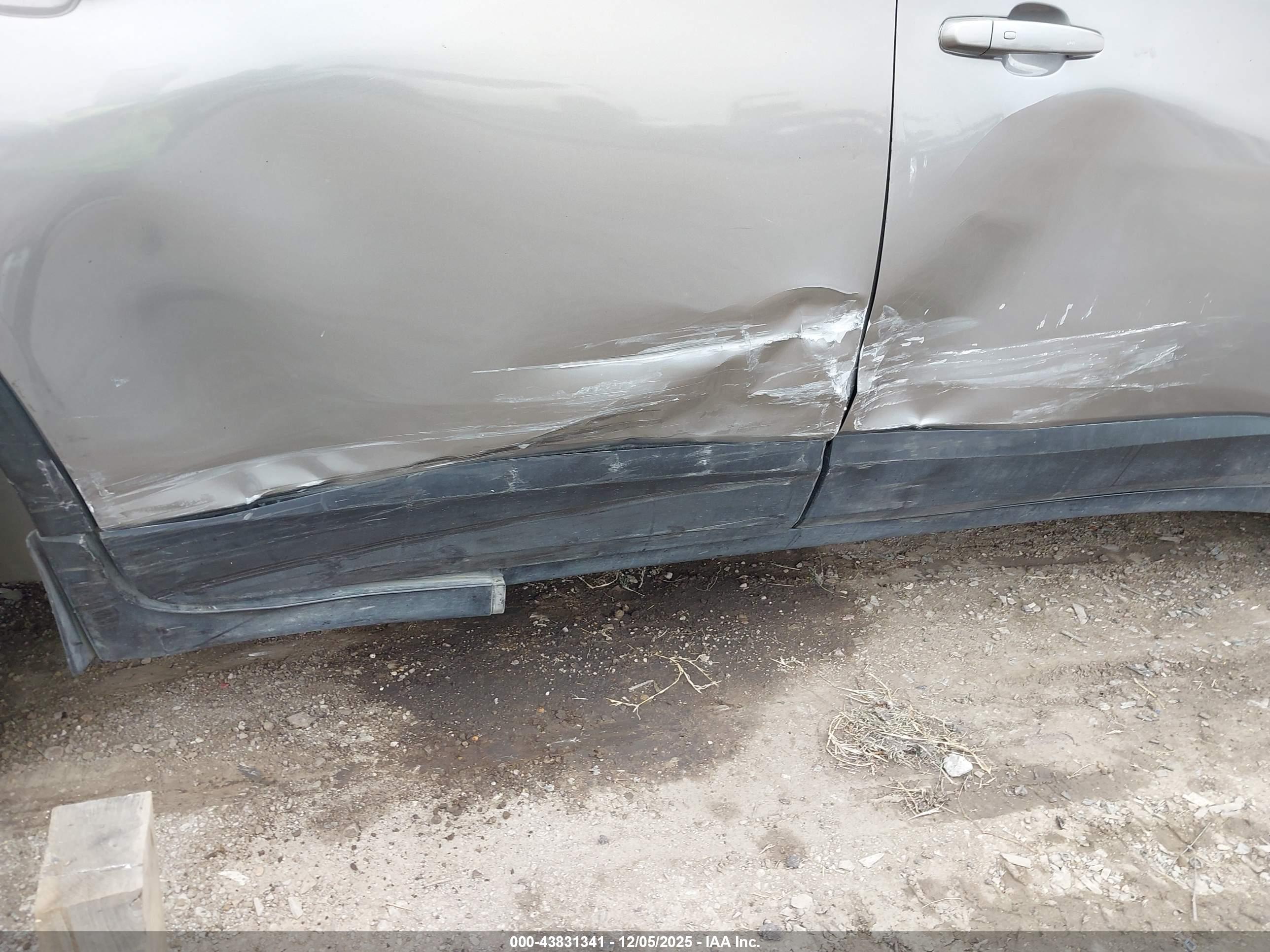 CHEVROLET TRAVERSE image 6