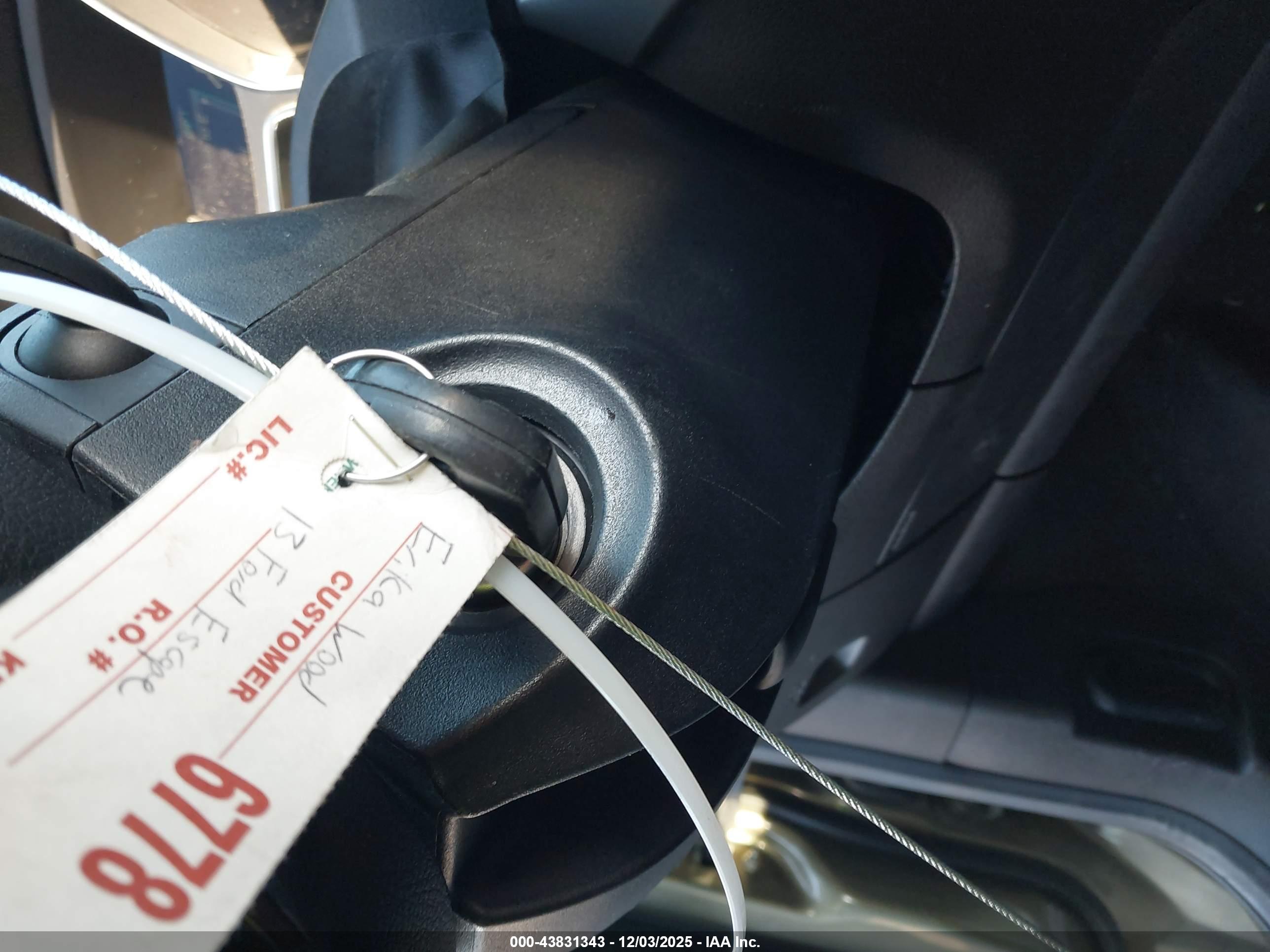 FORD ESCAPE image 11