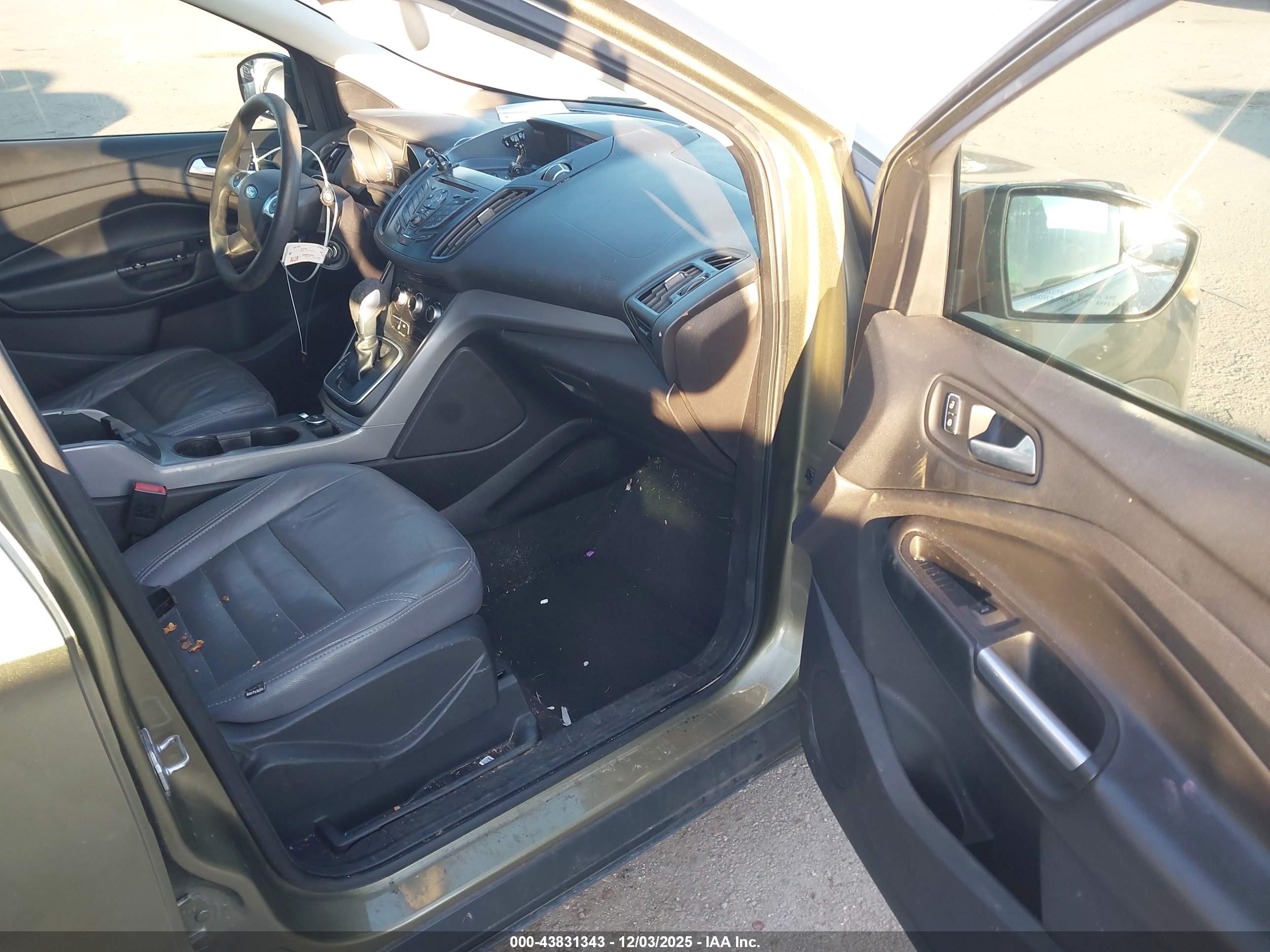 FORD ESCAPE image 5