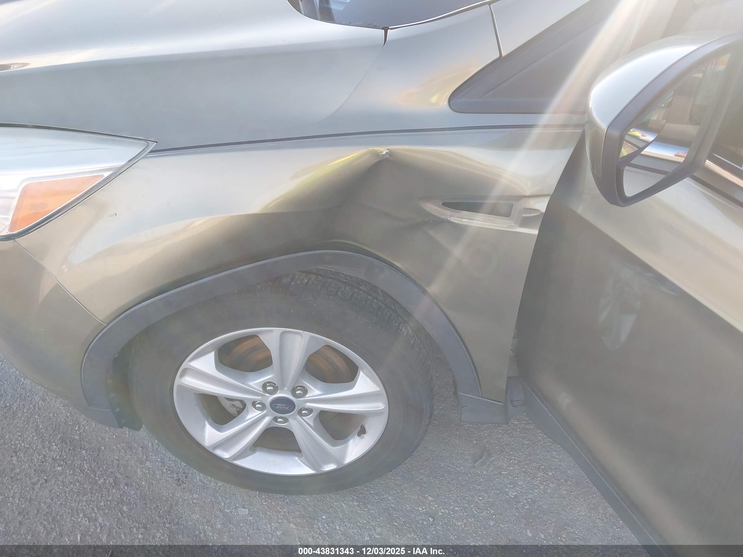 FORD ESCAPE image 6