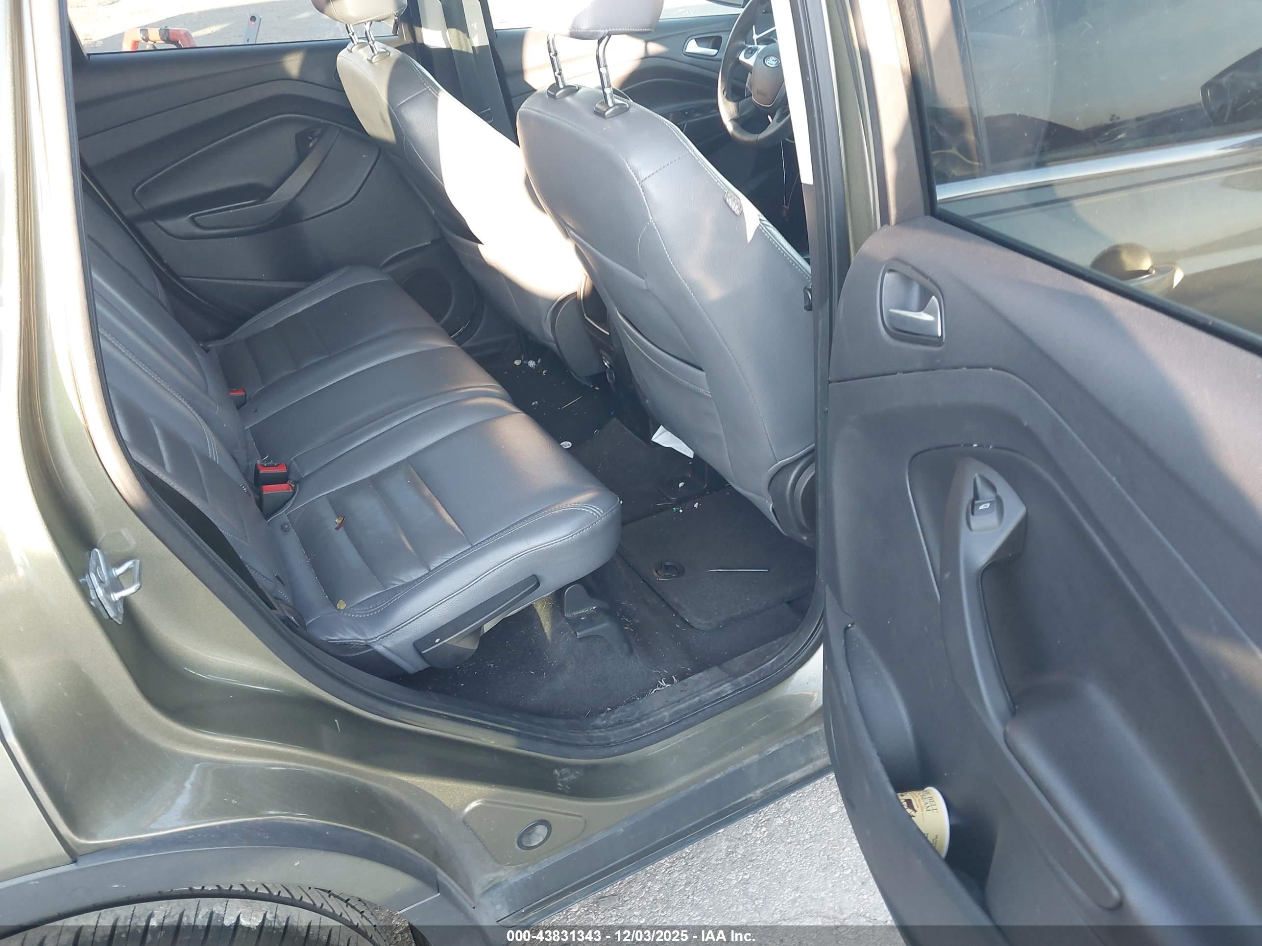 FORD ESCAPE image 8