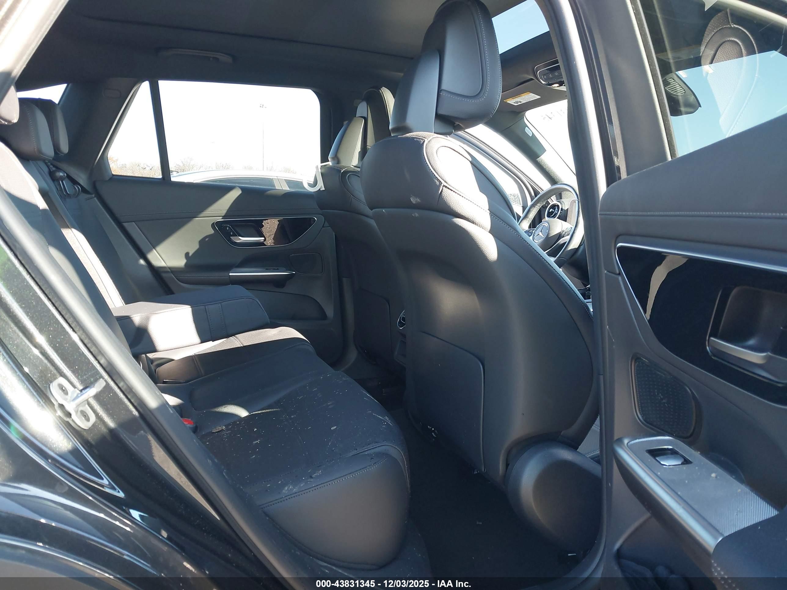 MERCEDES-BENZ GLC image 8