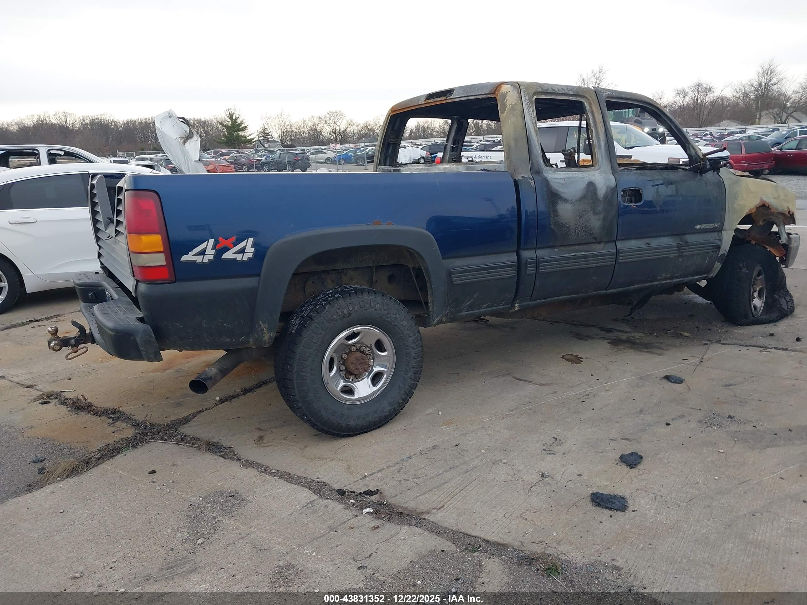 CHEVROLET SILVERADO image 4