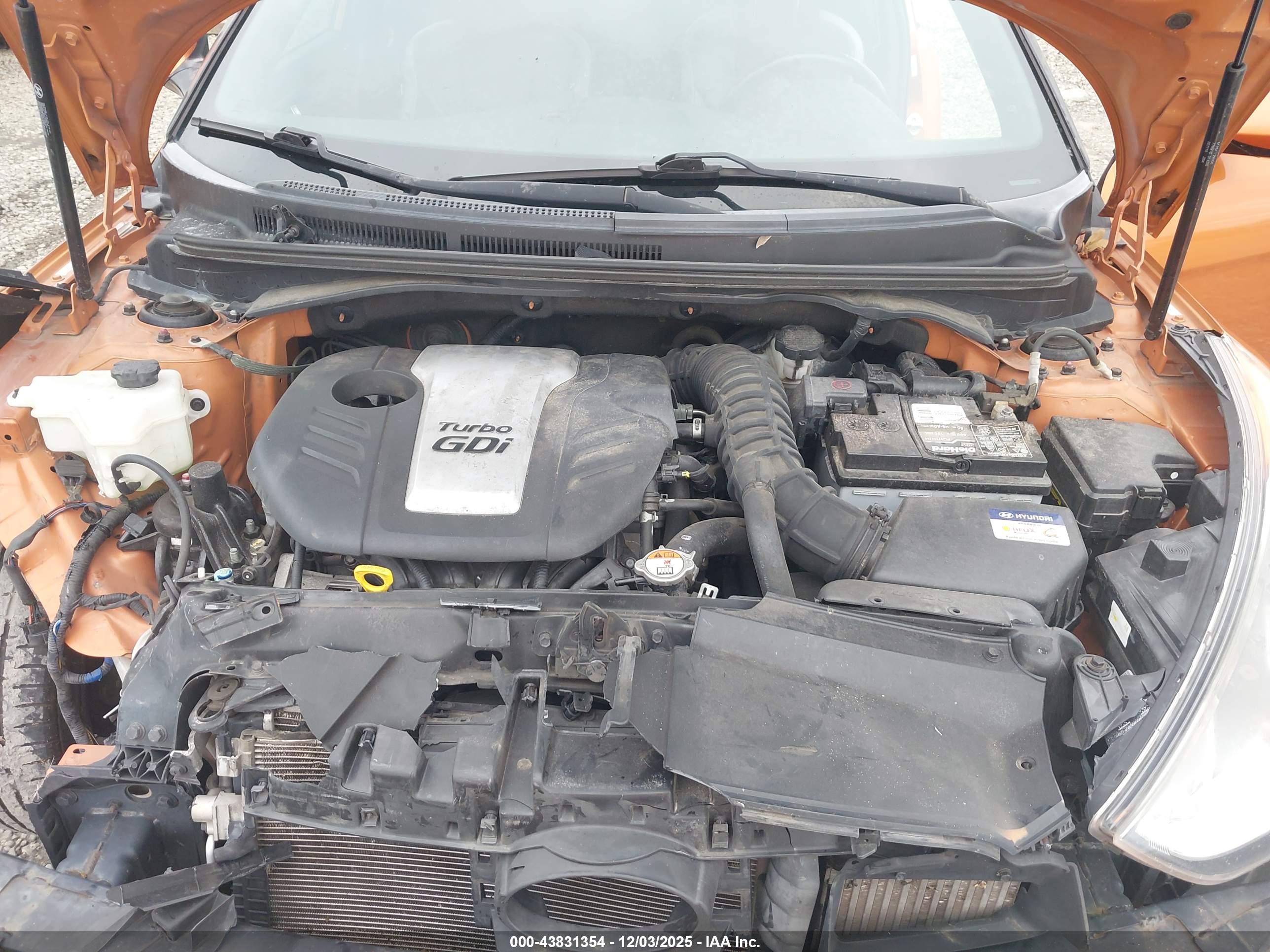 HYUNDAI VELOSTER image 10