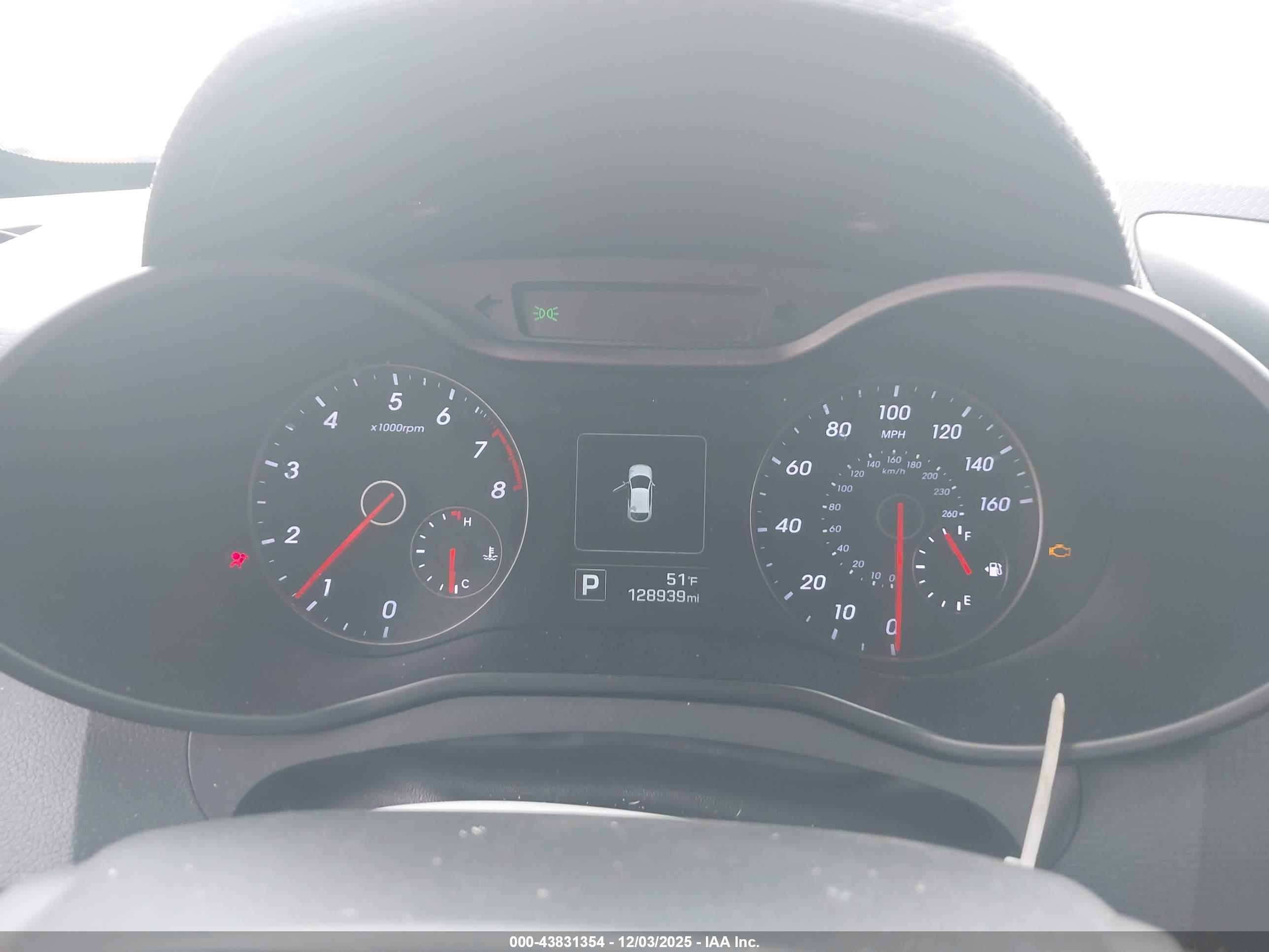 HYUNDAI VELOSTER image 7