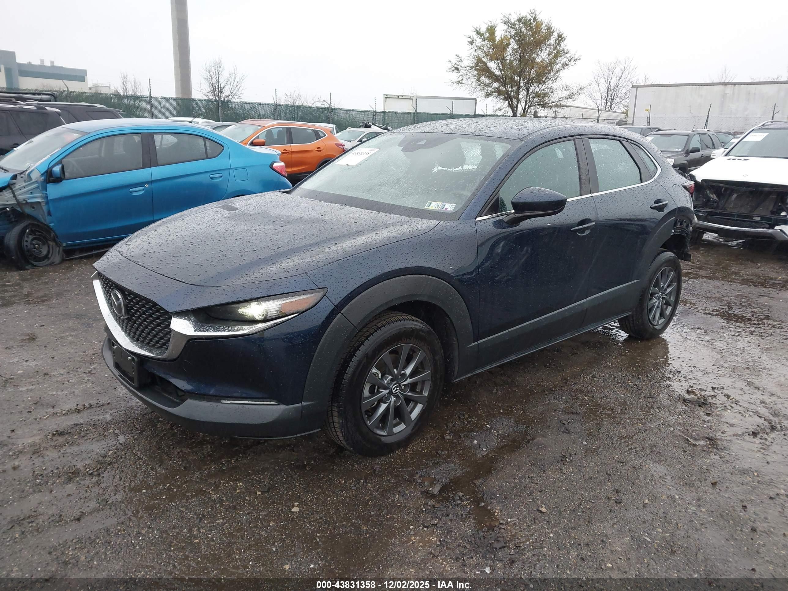 MAZDA CX-30 image 2