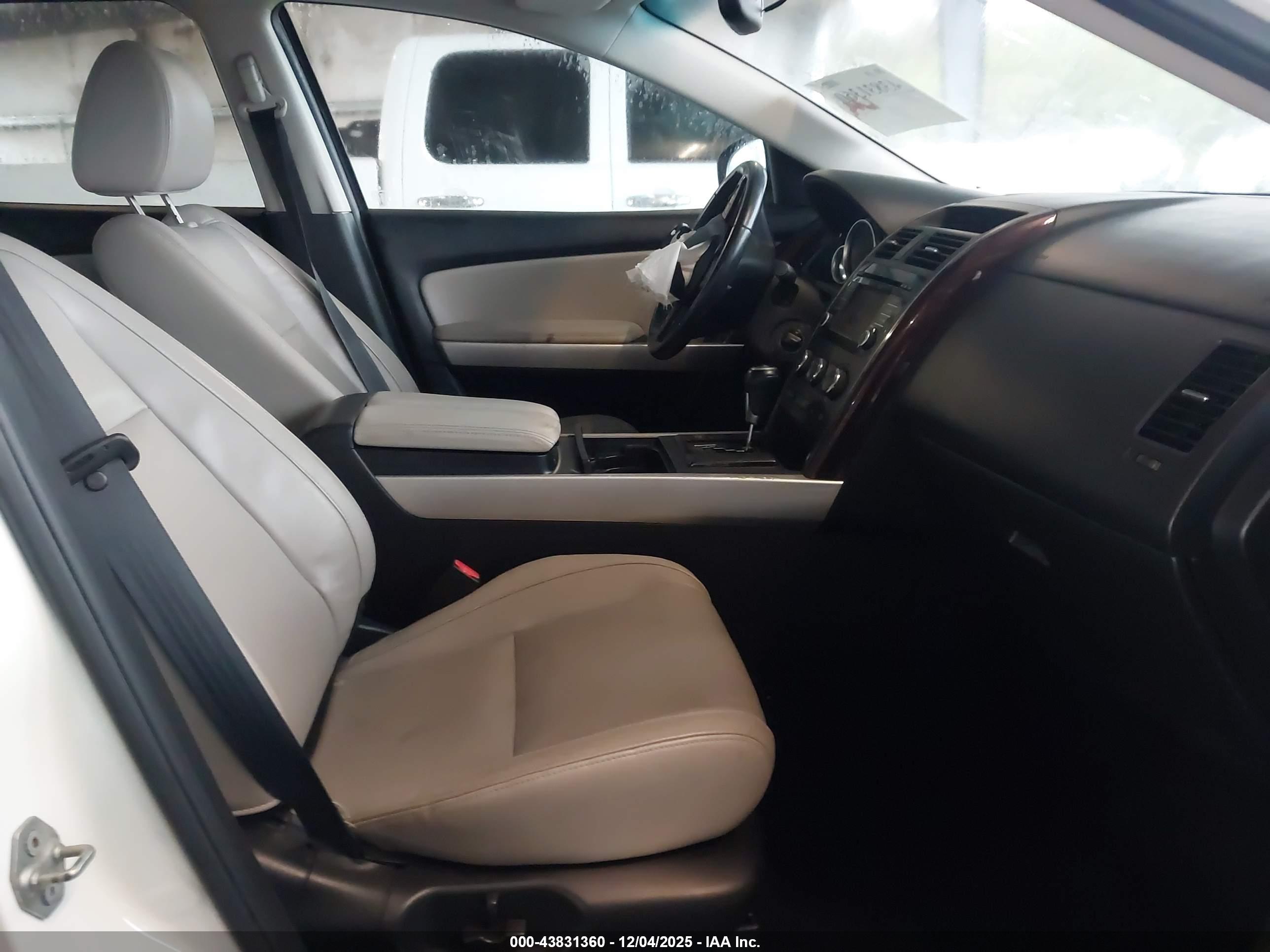 MAZDA CX-9 image 5